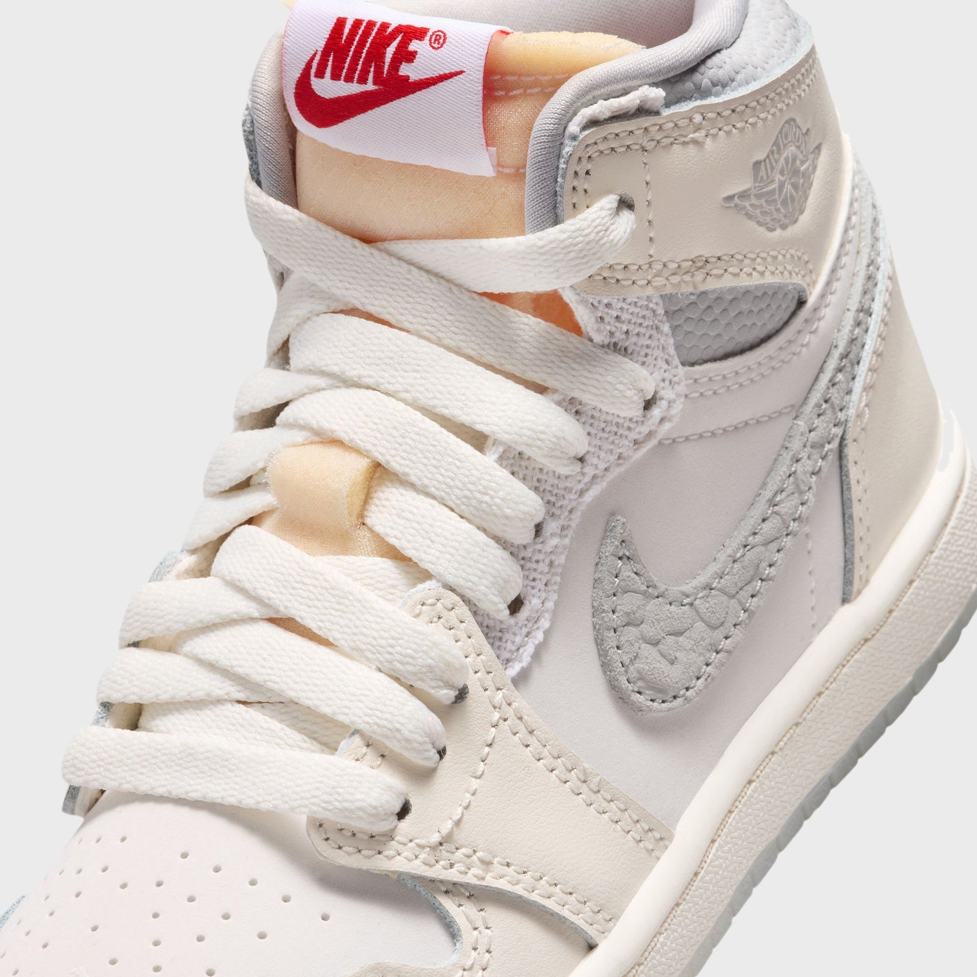 Jordan PS Air Jordan 1 Retro High OG - Sail / University Red / Pale Ivory / Coconut Milk / Phantom