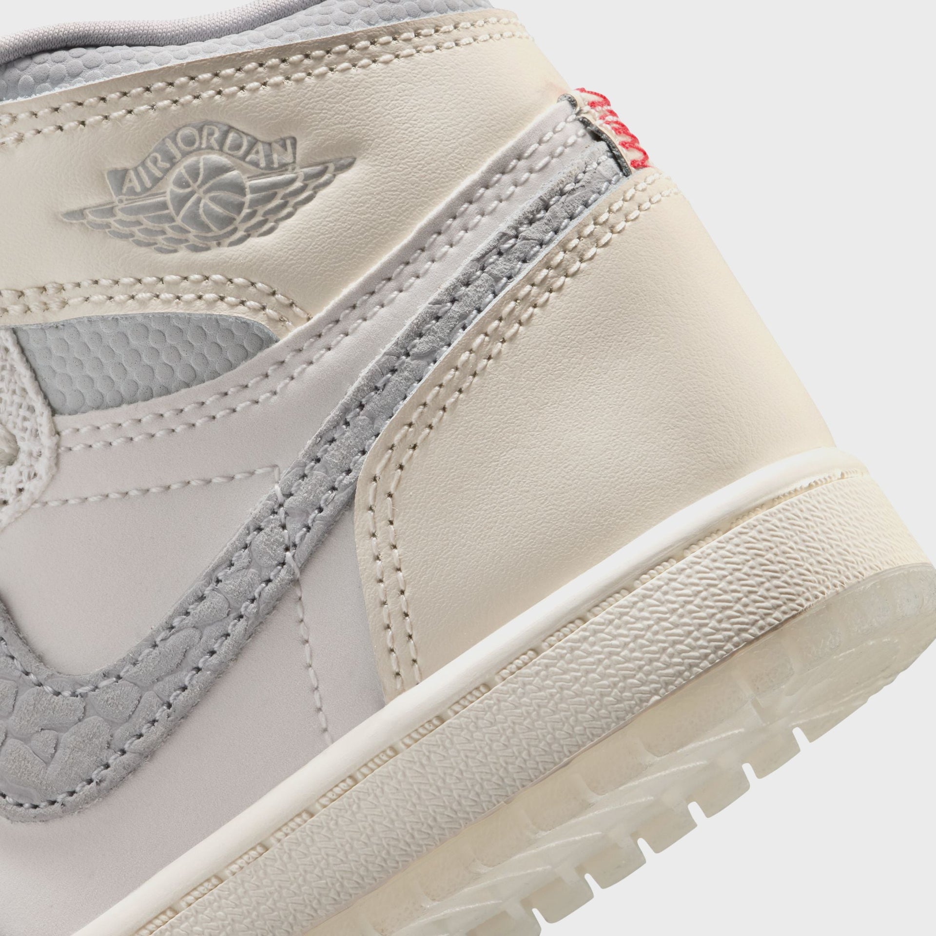 Jordan PS Air Jordan 1 Retro High OG - Sail / University Red / Pale Ivory / Coconut Milk / Phantom