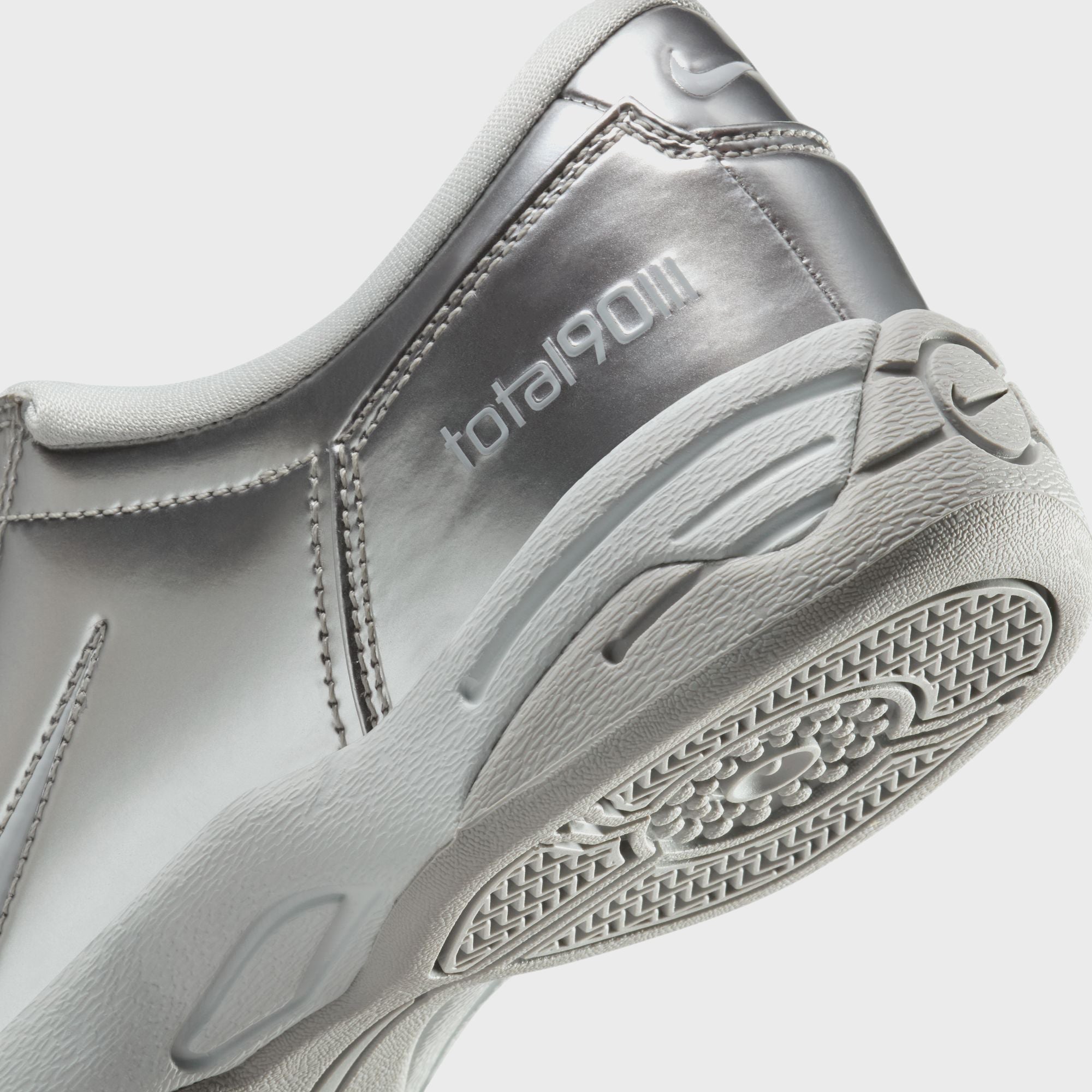 【Nike】 (W) Total 90 III SP llic Platinum White ★人気 Nike Total 90 III “Metallic Platinum” Shines in Summer