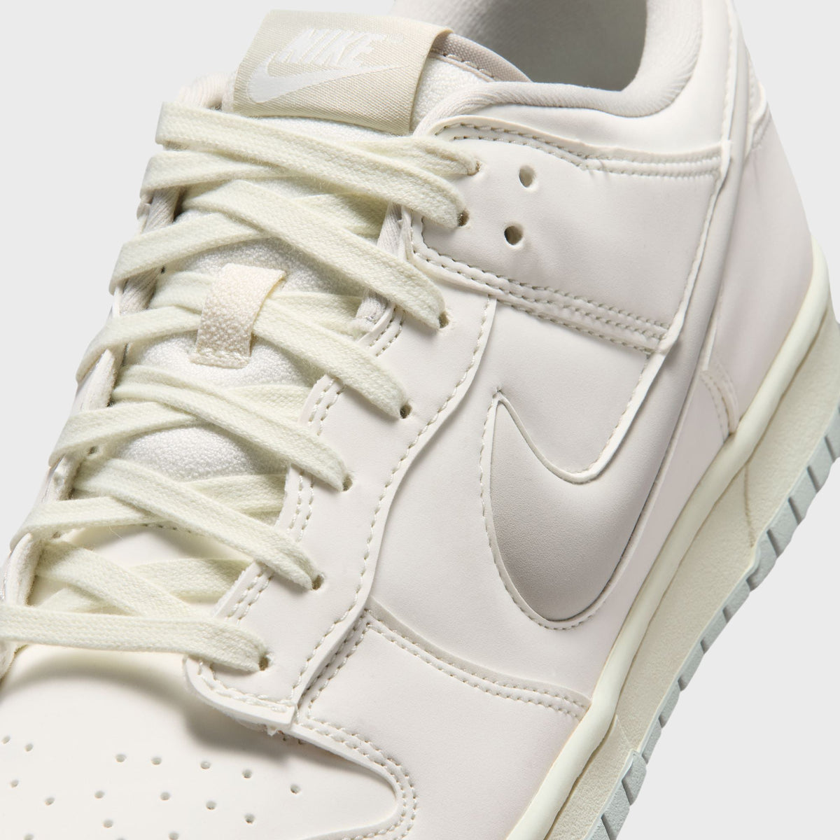 Nike Dunk Low Retro Premium - Sail / Light Bone / Coconut Milk / Light Silver