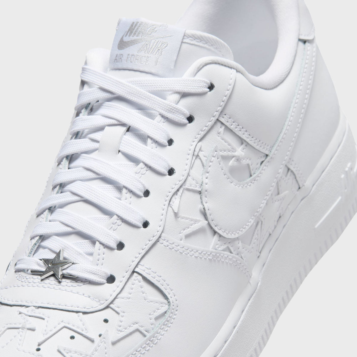 Nike Air Force 1 `07 Lv8 Edge - White / Metallic Silver