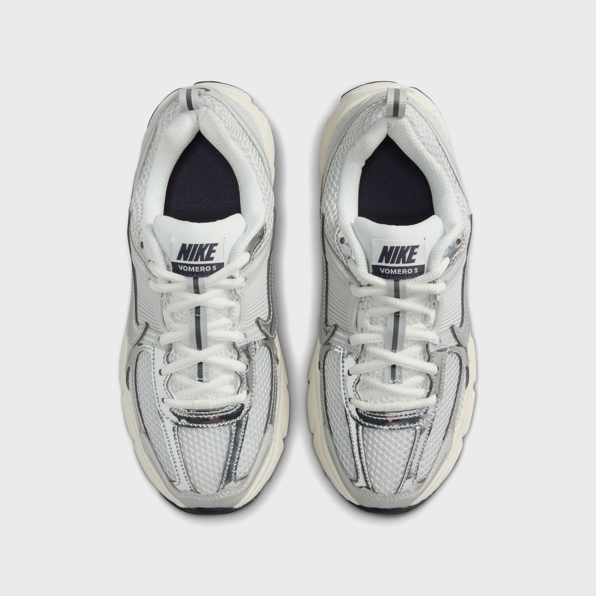 Nike GS Vomero 5 - Photon Dust / Chrome / Gridiron / Sail