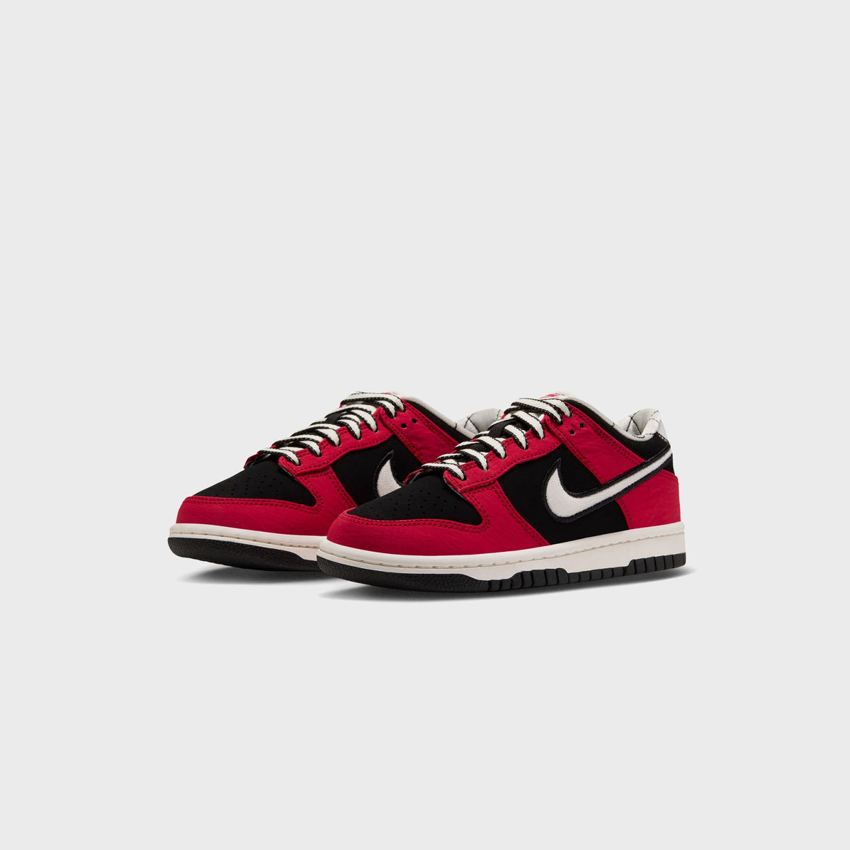 Nike GS Dunk Low Lv8 - Black / University Red / Sail