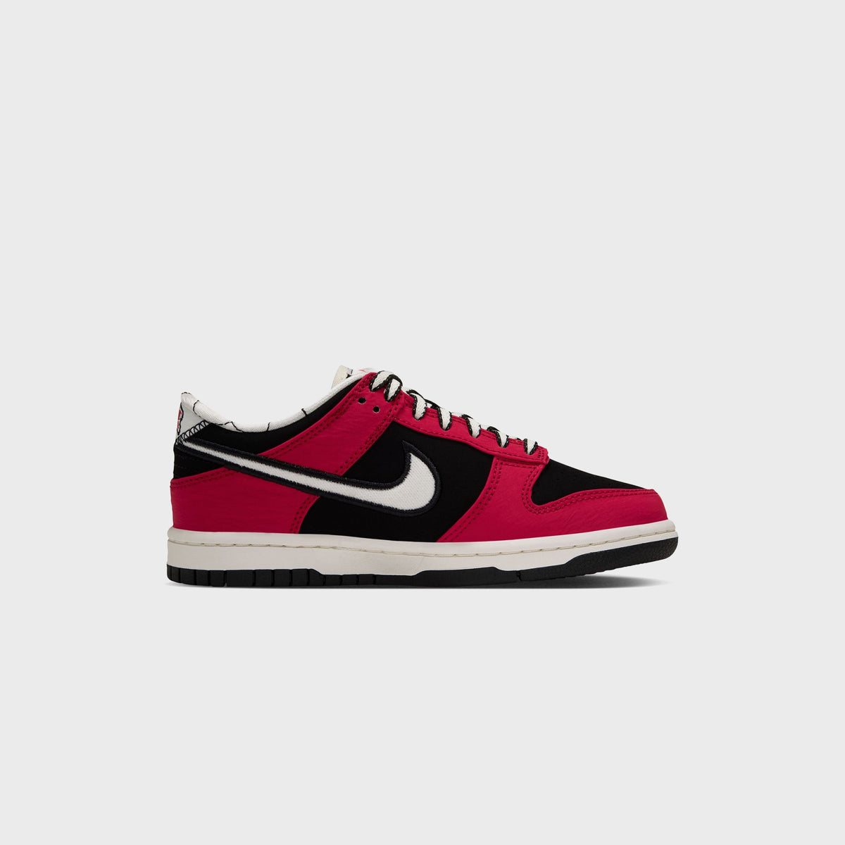 Nike GS Dunk Low Lv8 - Black / University Red / Sail