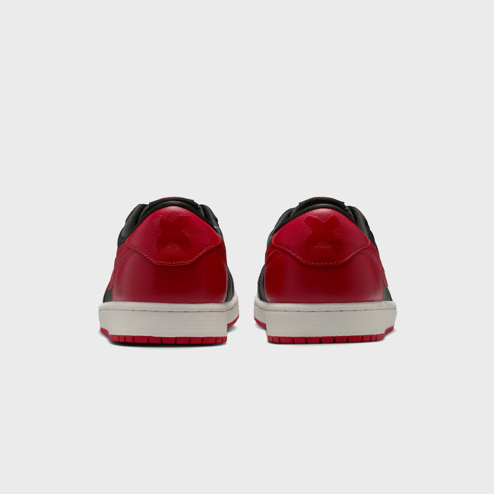 Jordan Air Jordan 1 Retro Low OG - Black / Varsity Red / Summit White