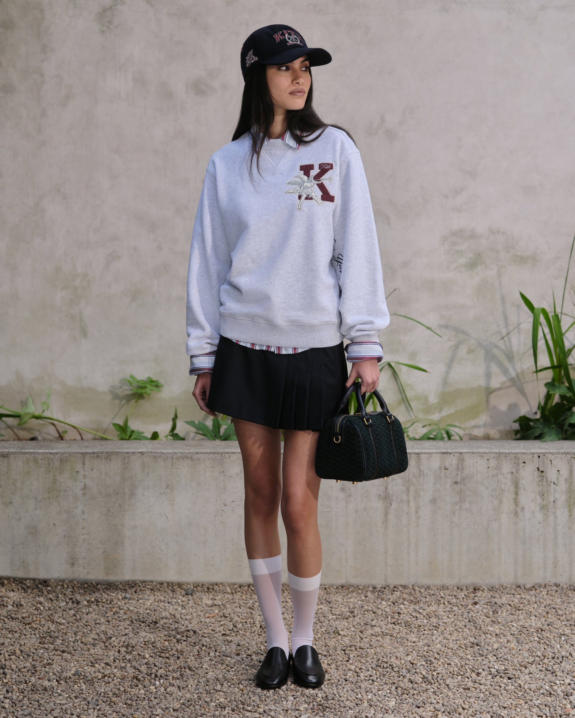 gid://shopify/MediaImage/43841013252372