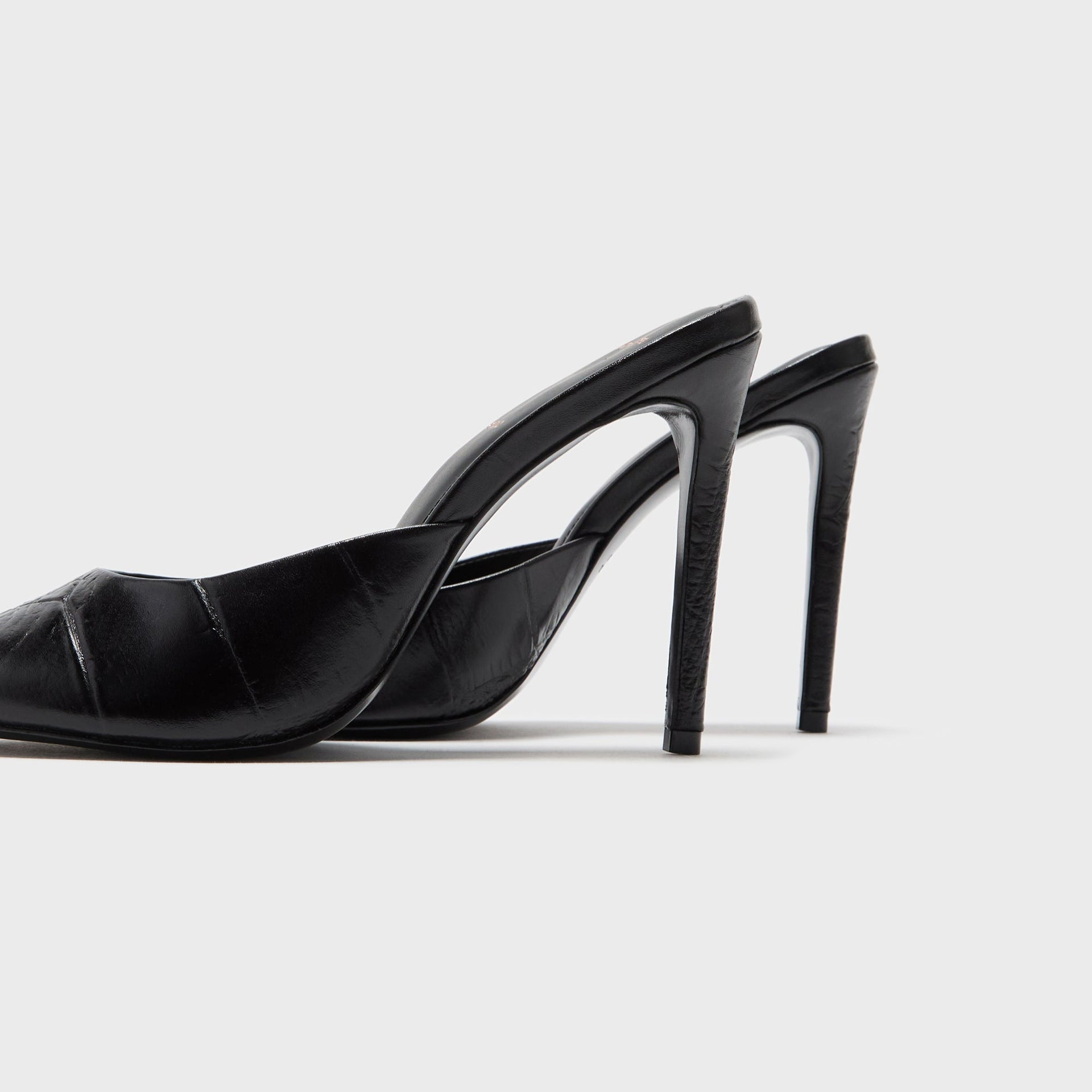 Black Suede Studio Alessia - Black Croc Leather