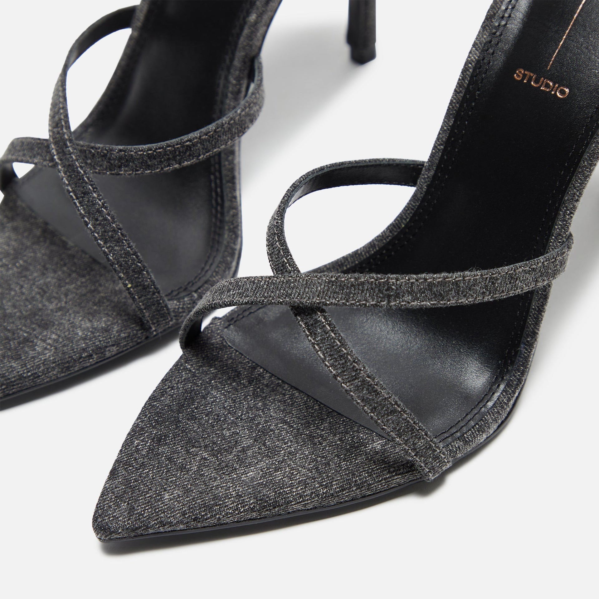 Black Suede Studio Arianna - Denim délavé noir