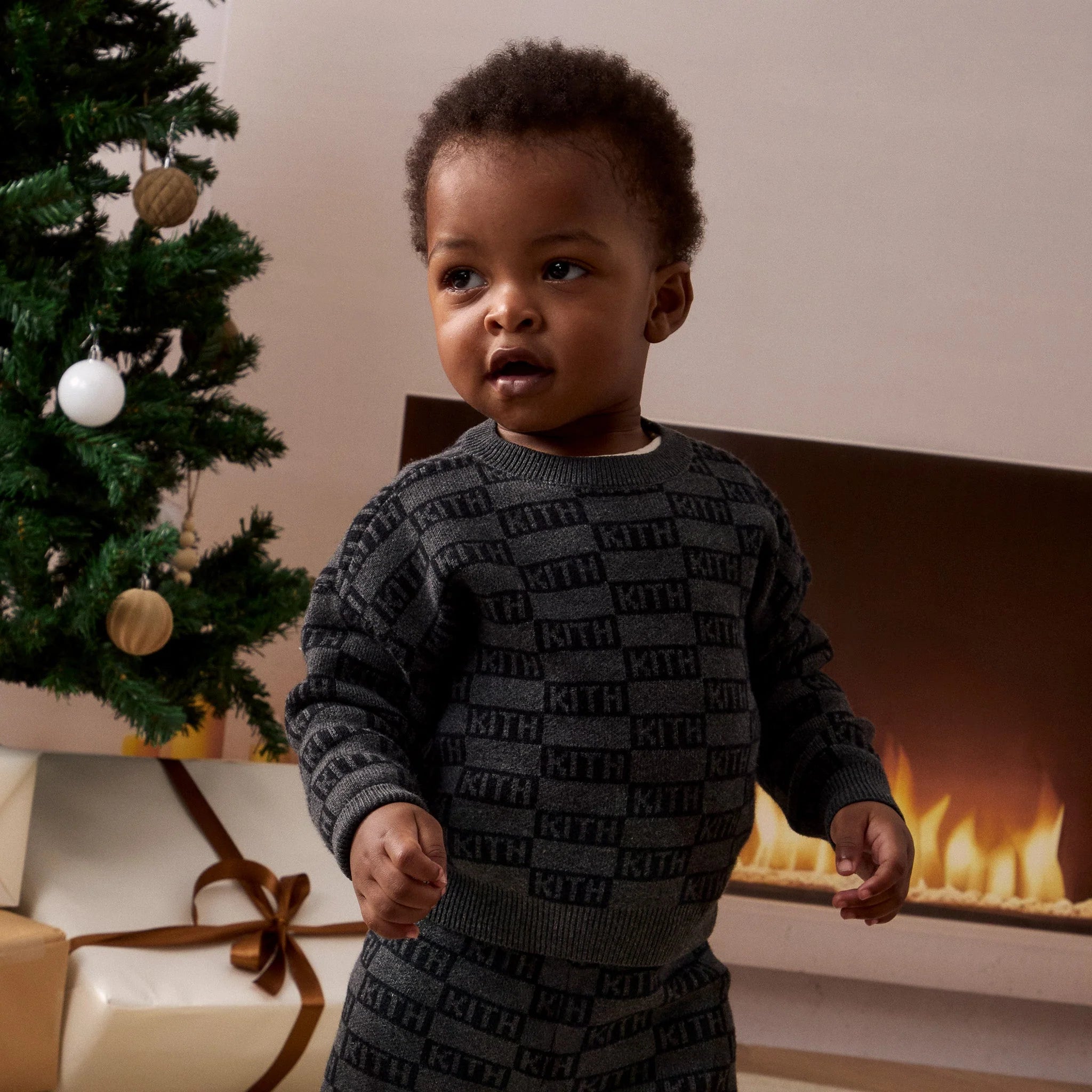 KITH ベビー新品Kithmas Baby Winter Box Set KITH 新品☆Kithmas Baby Winter Box Set ベビー