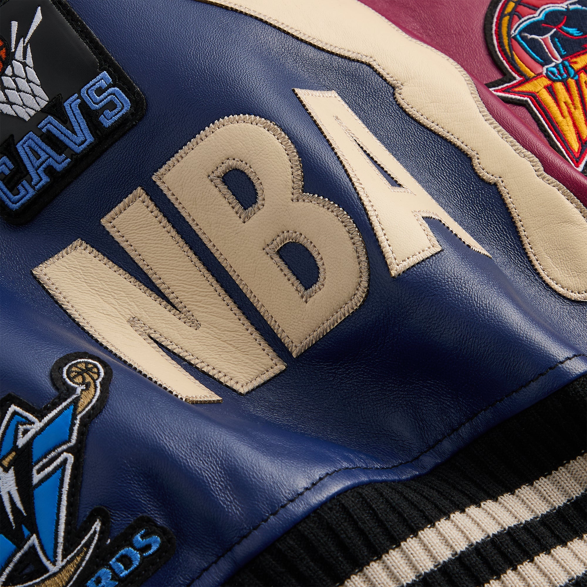 ナ*。様 880 AVIREX B-2 SPIRIT 刺繍ロゴ 背面ビッグ 8A Kith & AVIREX for NBA All-Star Bomber Jacket - Black / Multi
