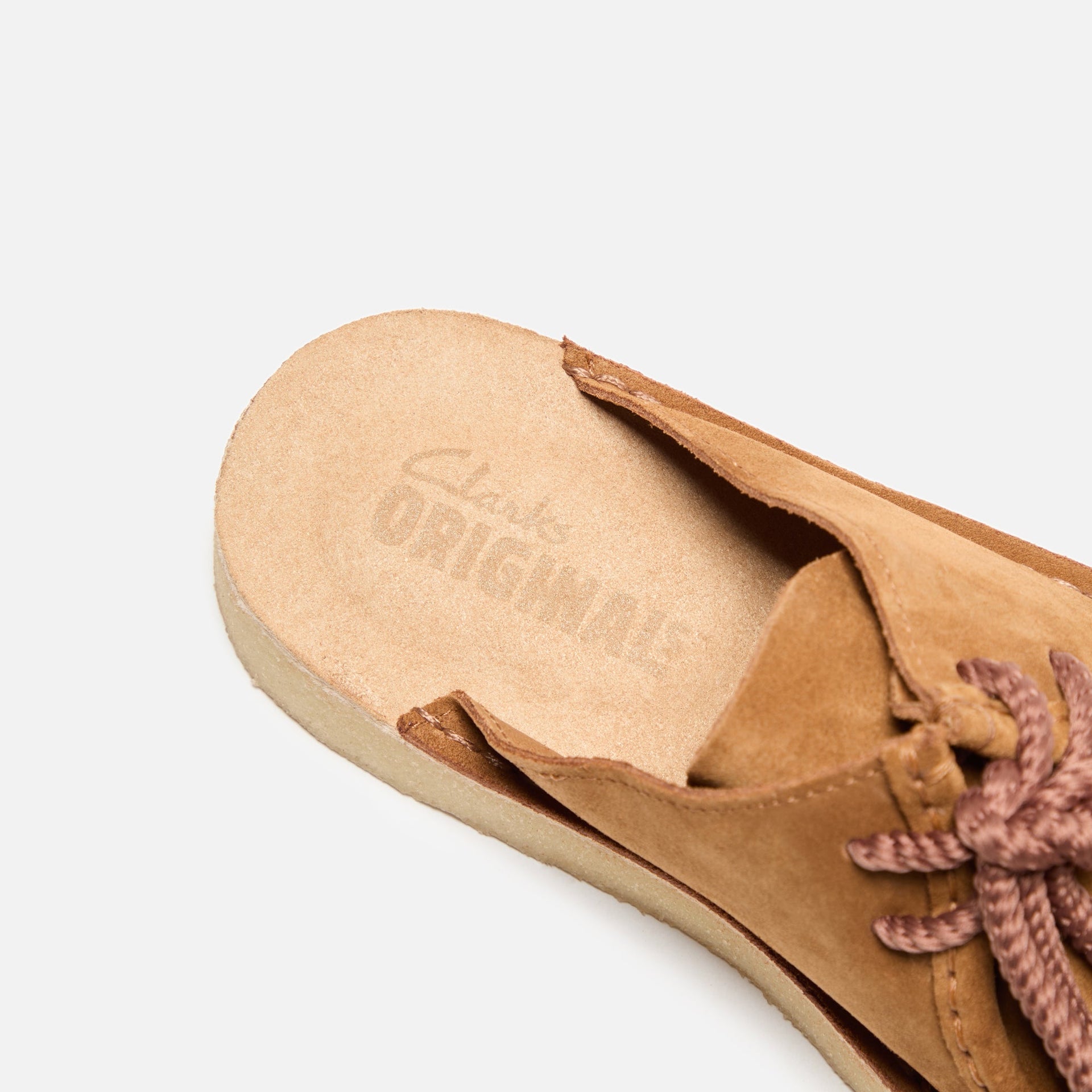 Clarks WMNS Desert Nomad Mule - Maple Suede