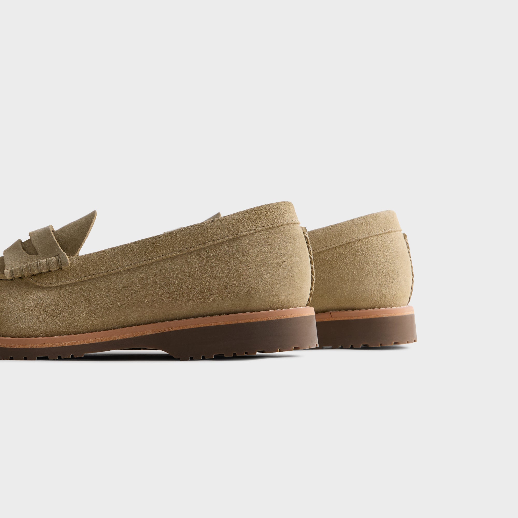 CLARKS ORIGINALS スエード ローファー ベージュ 8th St by Ronnie Fieg for Clarks Originals Bristol Loafer - Maple