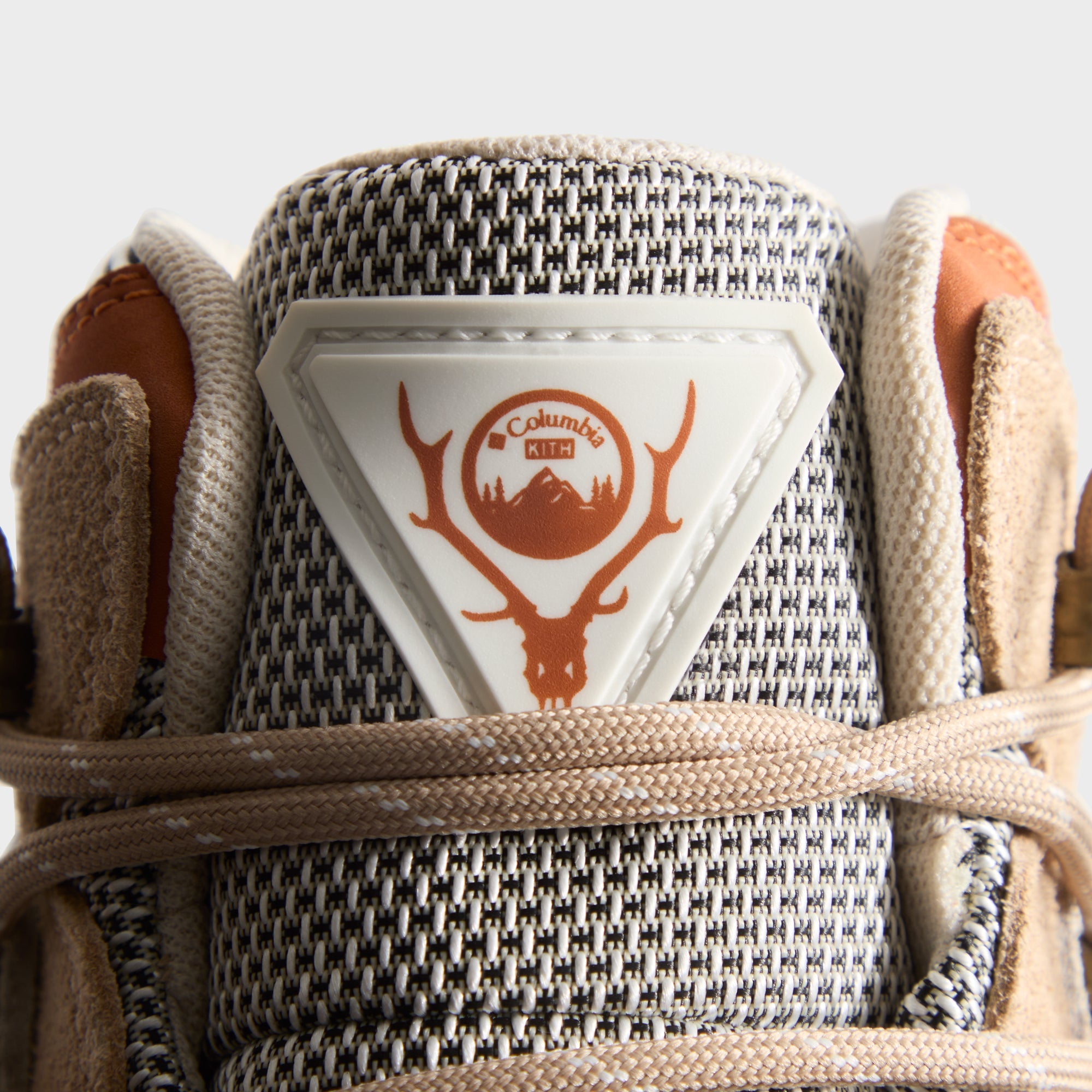 日本発コラボ 新作 ★ 【KITH & South2 West8】Newton Ridge Kith & South2 West8 for Columbia Newton Ridge™ - Light Adobe