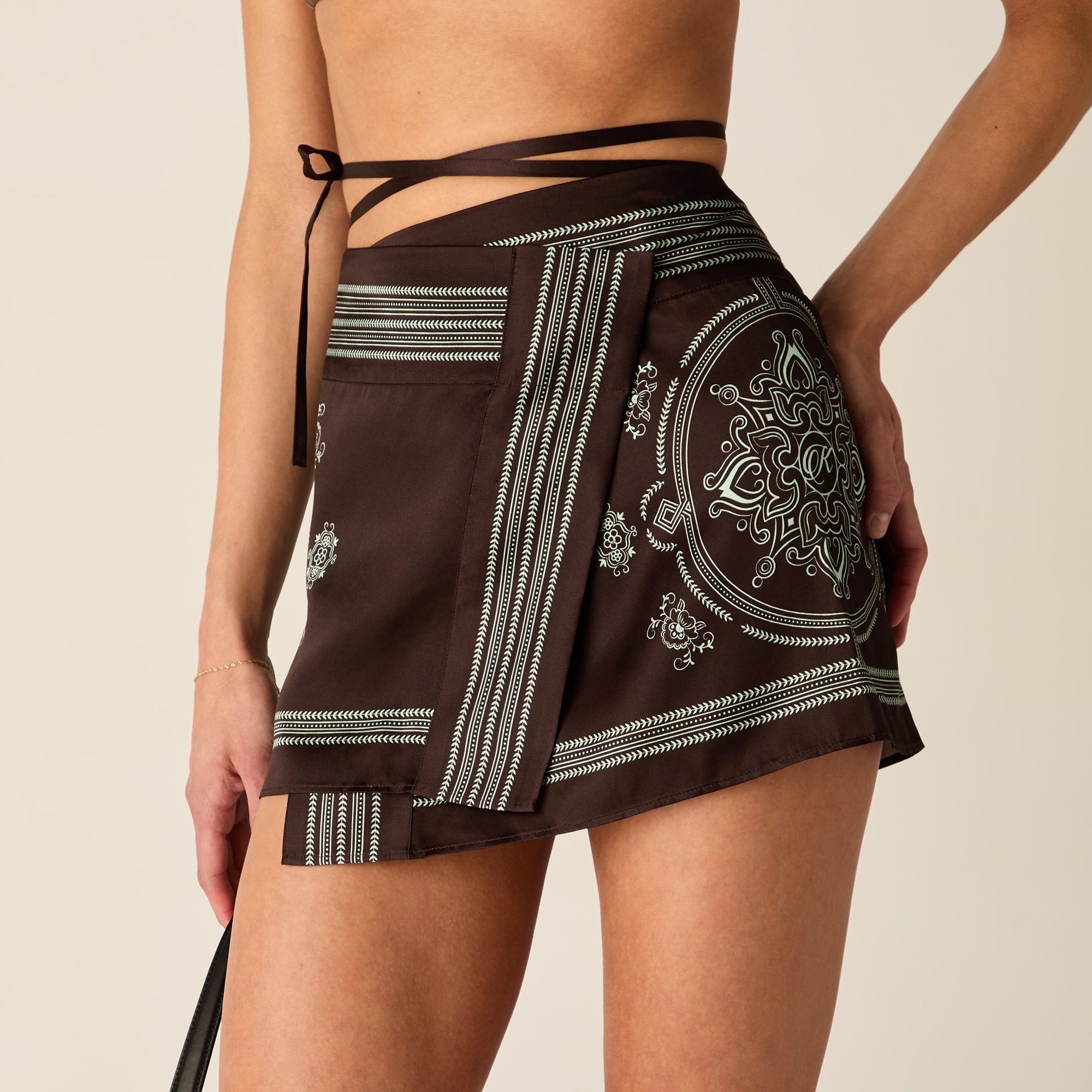 【KITH】Women for Tバック ショーツ 関税送料込 Womens Kith Apparel - Bottoms - Skirts | Kith Europe