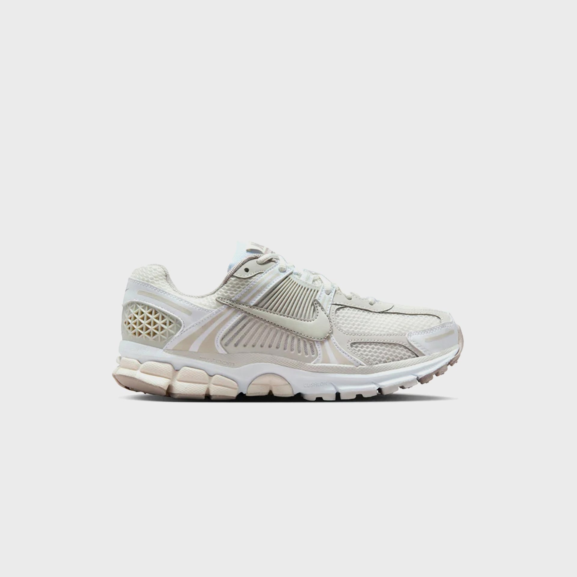Nike Zoom Vomero 5 - White / Light Bone /  Phantom / College Grey