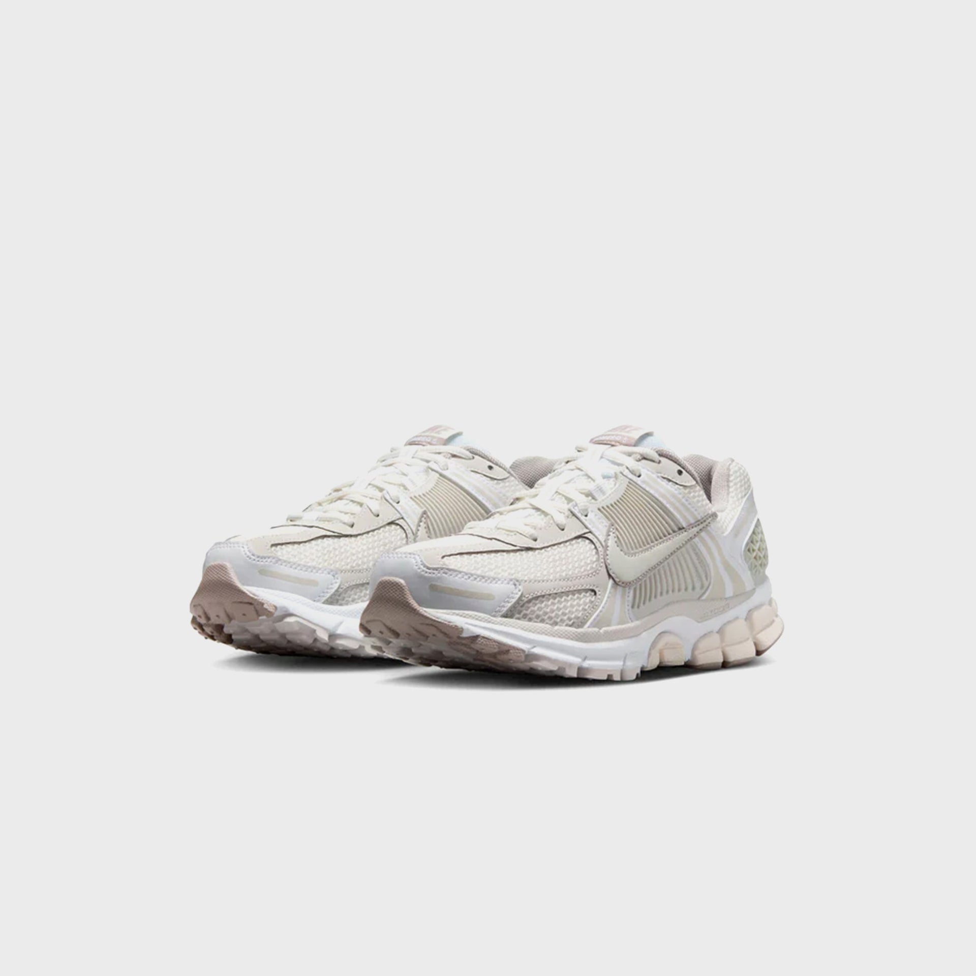 Nike Zoom Vomero 5 - White / Light Bone /  Phantom / College Grey