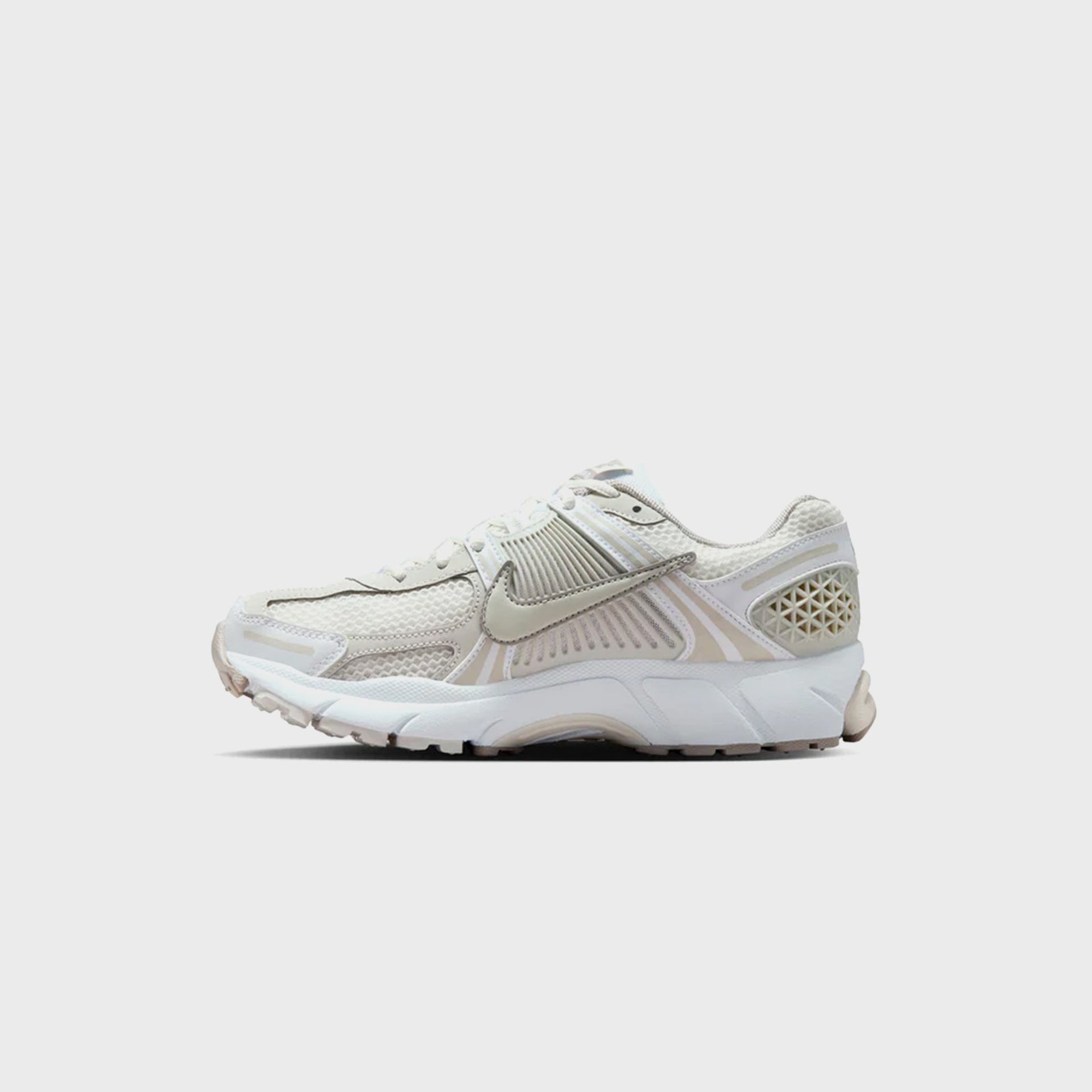 Nike Zoom Vomero 5 - White / Light Bone /  Phantom / College Grey