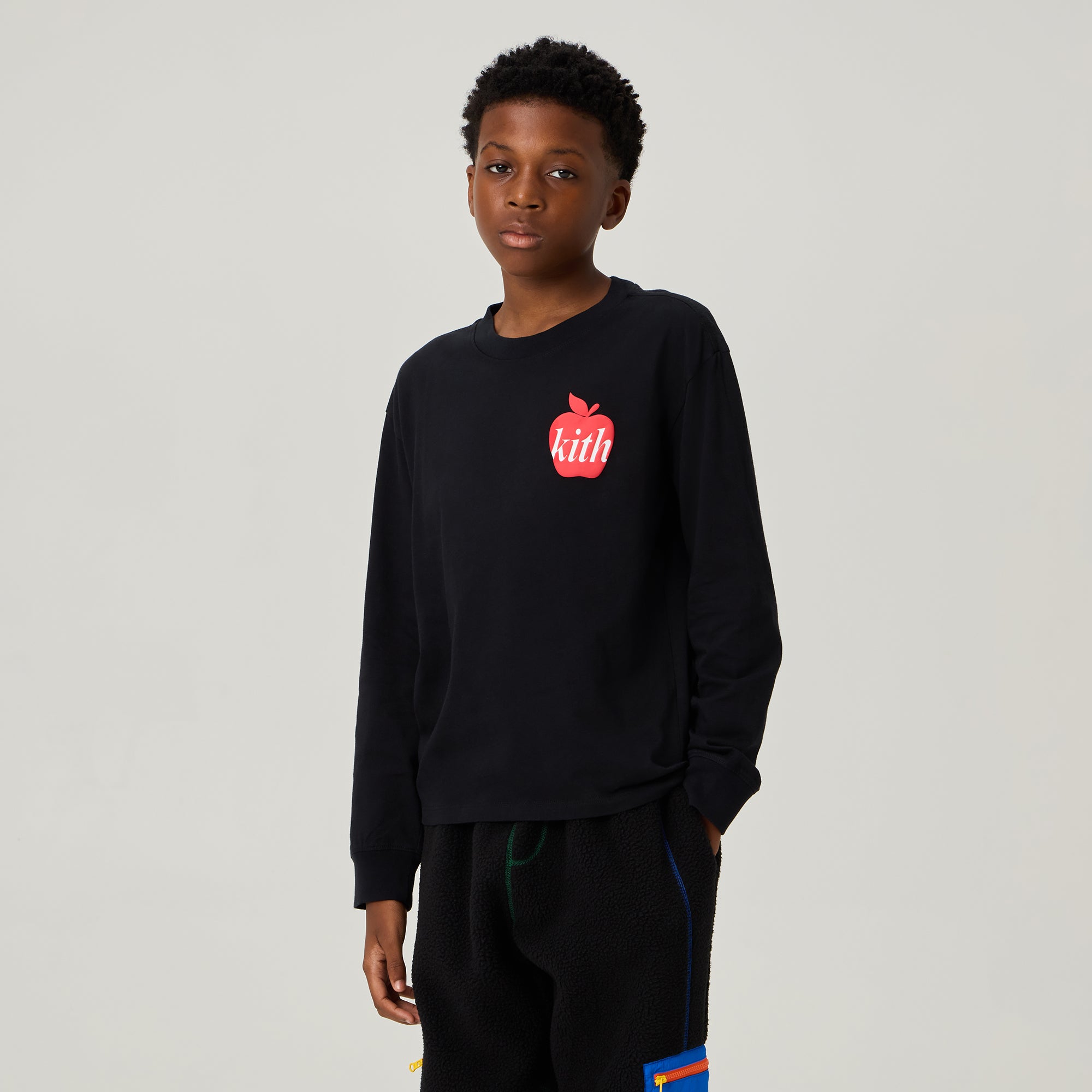 Apple ロンT Tシャツ Mサイズ SUPREME NYC KITH 試着 Kith Kids Apple Logo Graphic Long Sleeve Tee - Black – Kith Europe