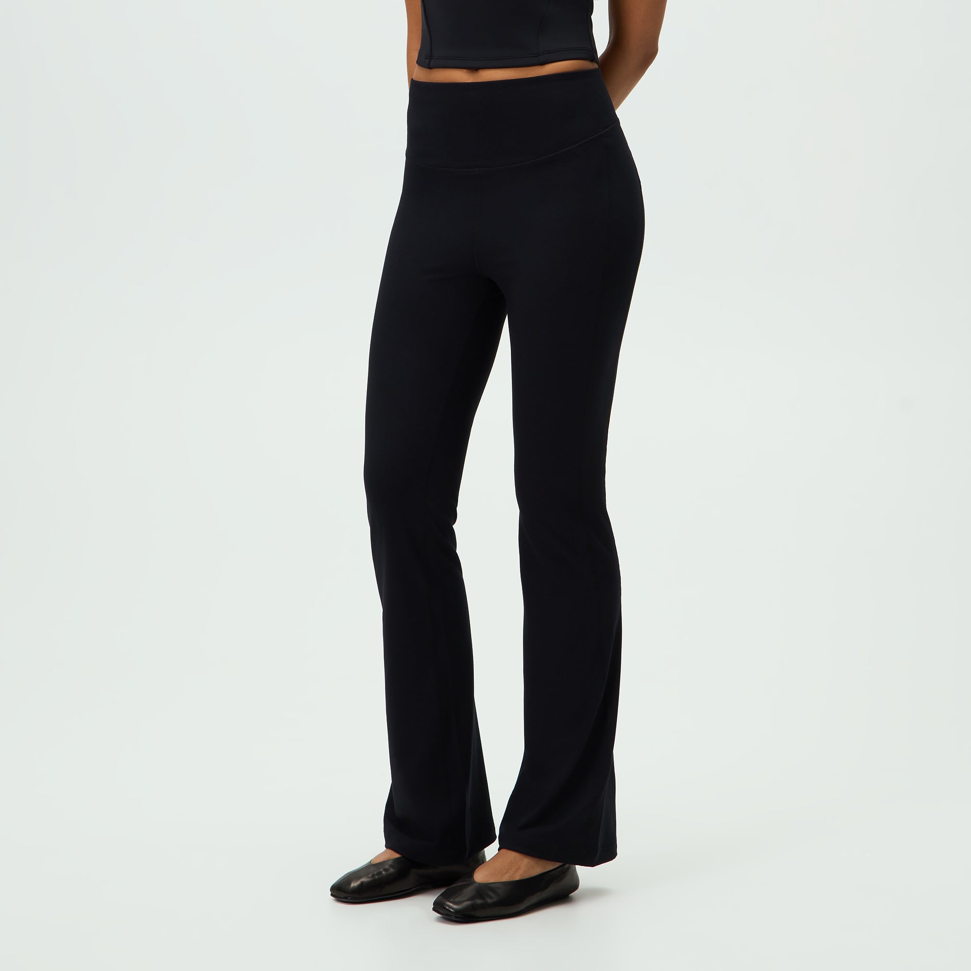 Kith Women Studio Straight Leg Leggings - Black – Kith Europe