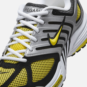 Nike WMNS Air Pegasus 2K5 - White / Metallic Silver / Black / Opti Yellow