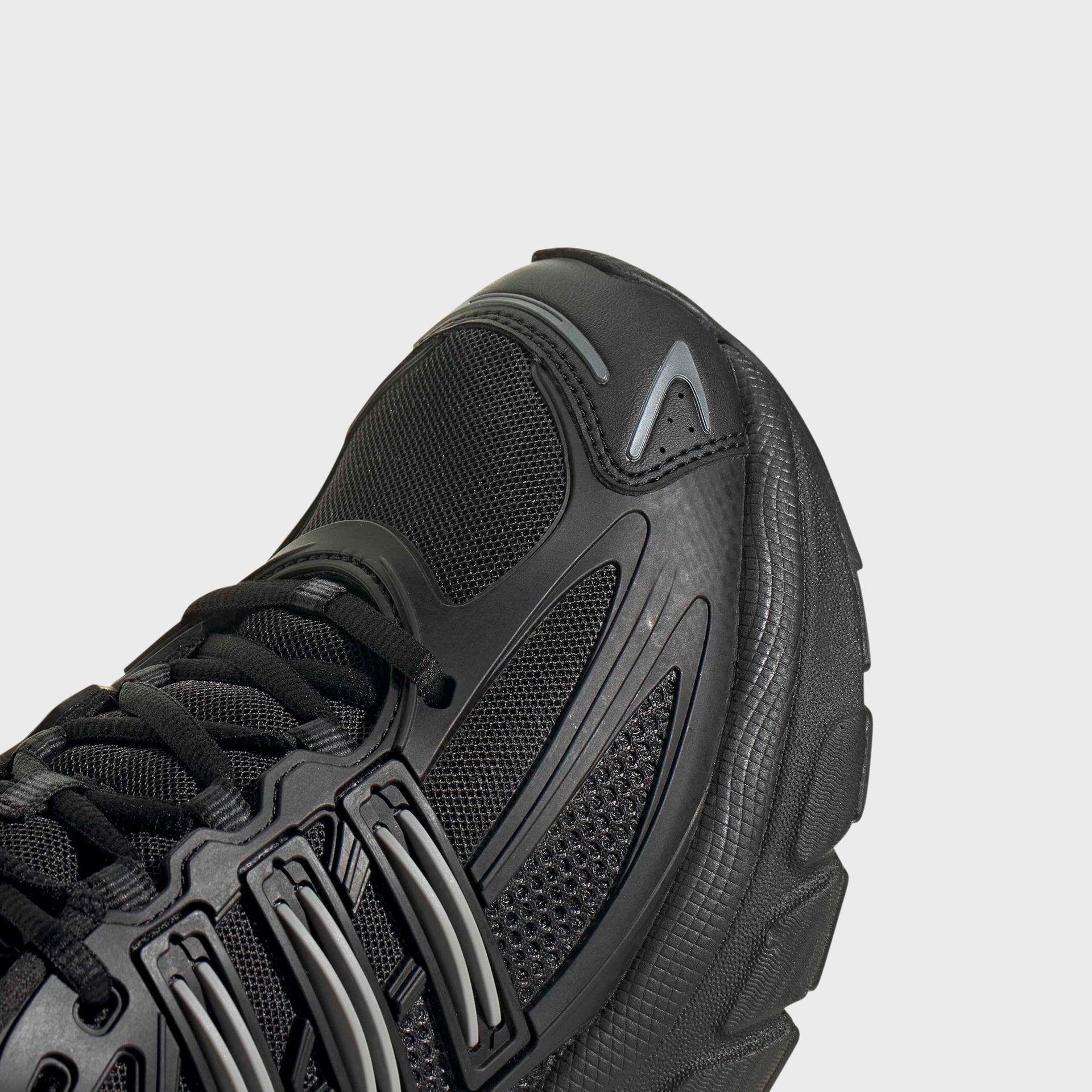 adidas Adistar XLG 2.0 - Core Black / Core Black / Silver Metallic