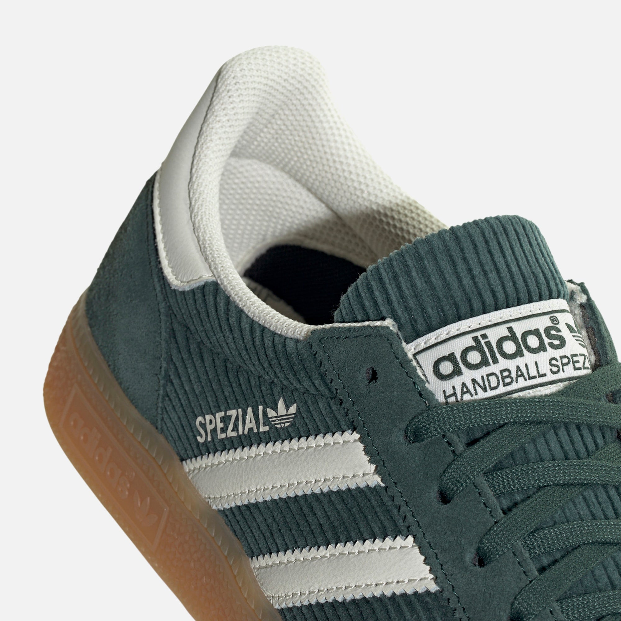 ★Adidas Handball Spezial Mineral Green Off White★ Adidas Handball Spezial WMNS Mineral Green / Off White - Aug