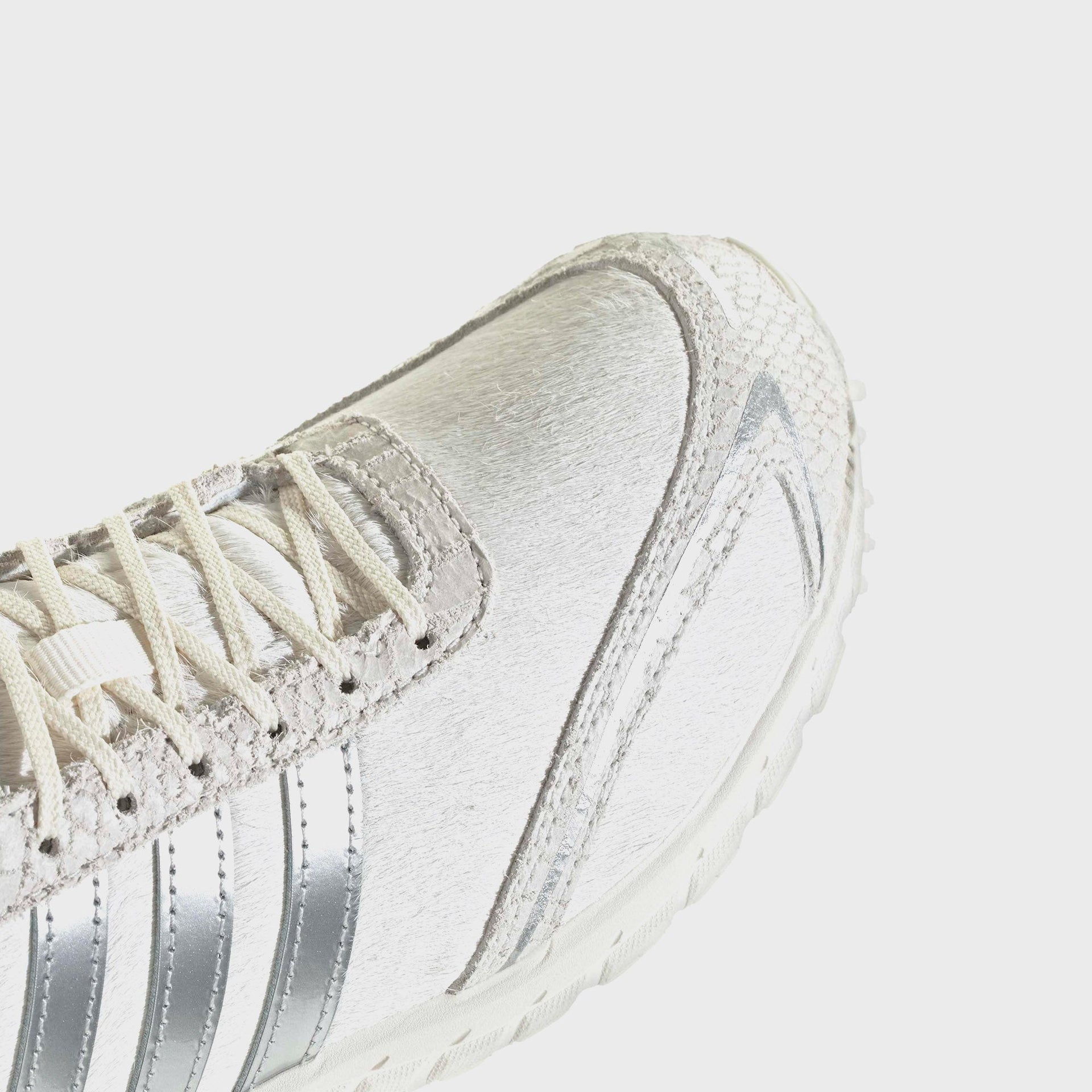 adidas WMNS Adizero Adios OG - Off White / Silver Metallic / Cloud White