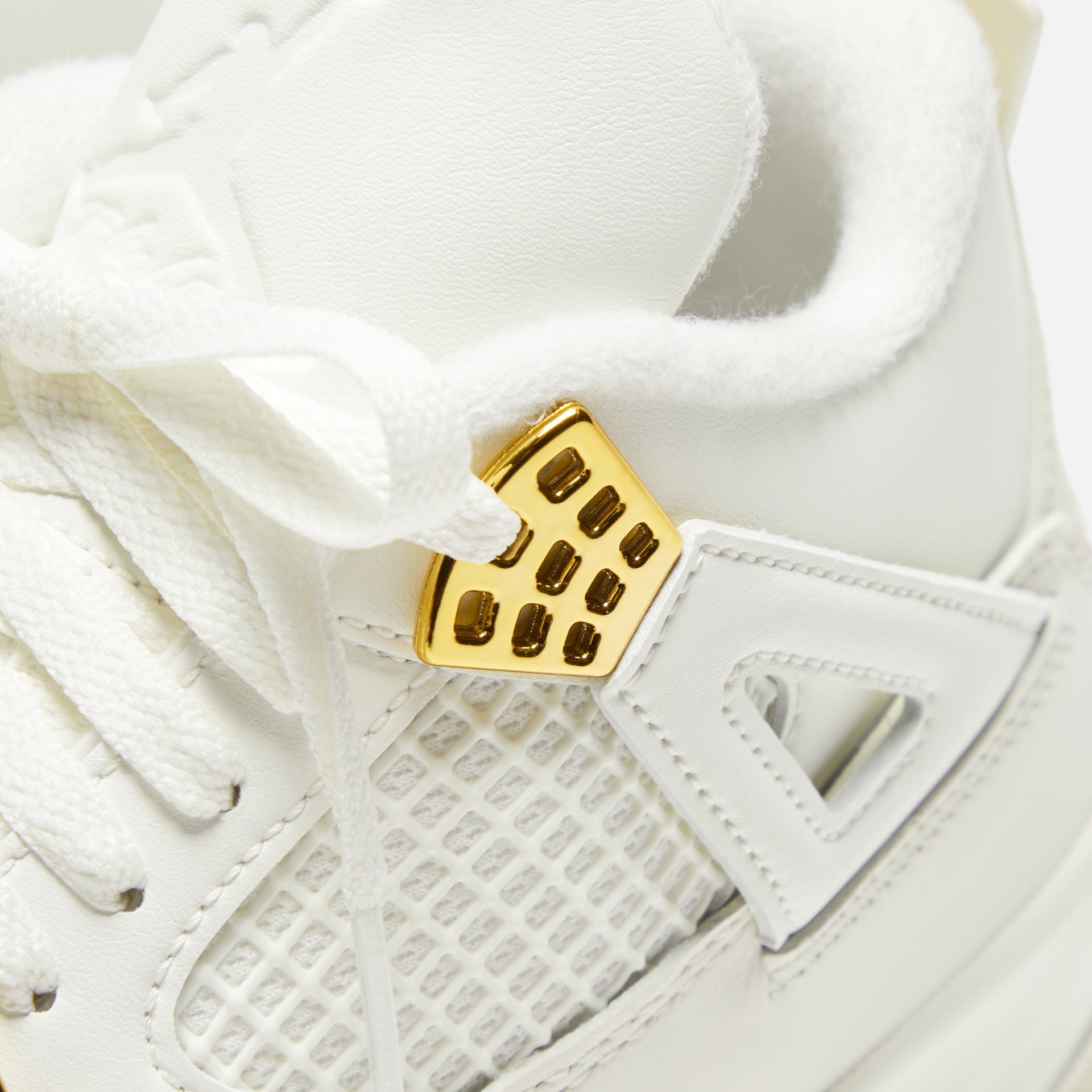 Jordan WMNS Air Jordan 4 Retro - Sail / Metallic Gold / Black