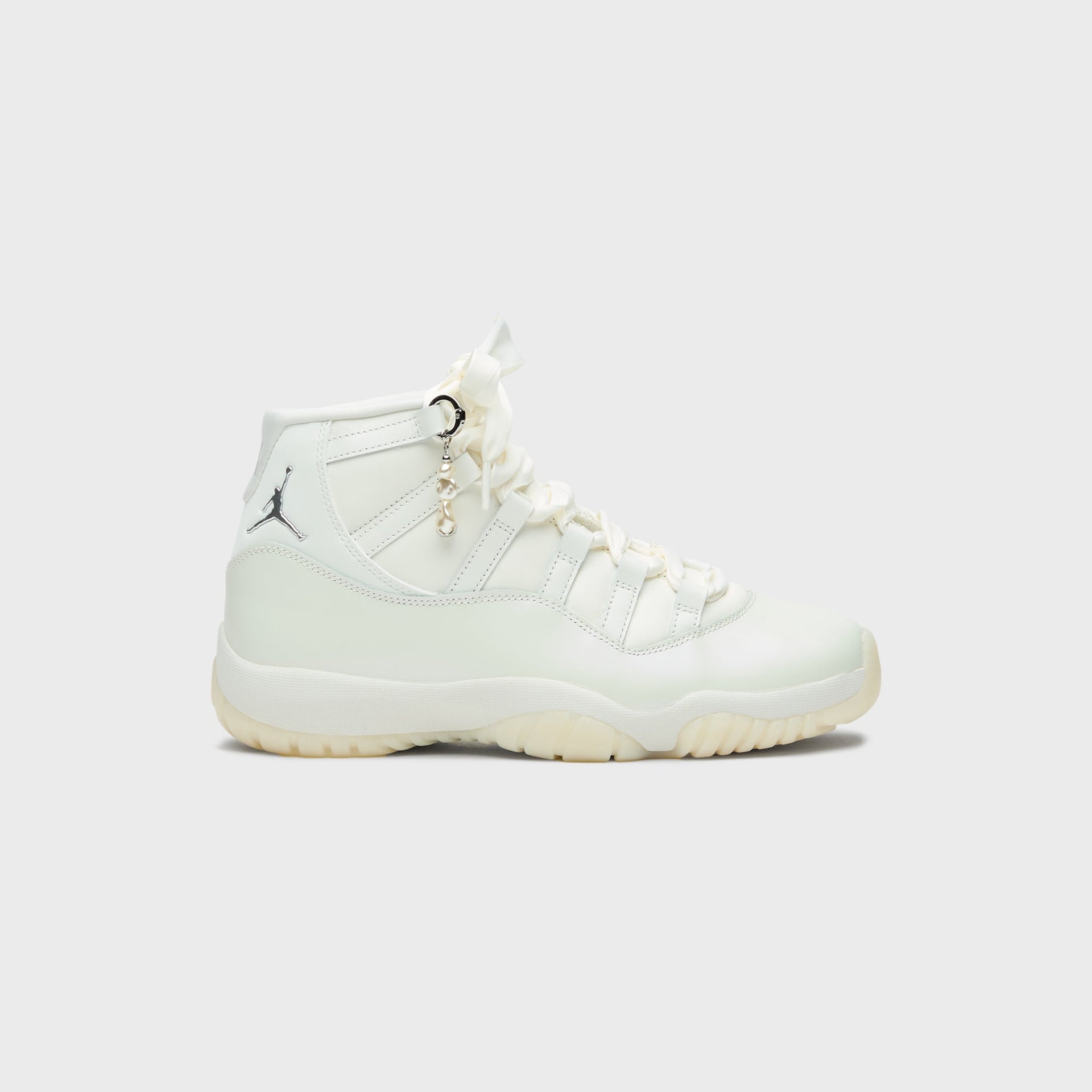 Jordan WMNS Air Jordan 11 Retro - Sail / White / Metallic Silver / Pearl Grey