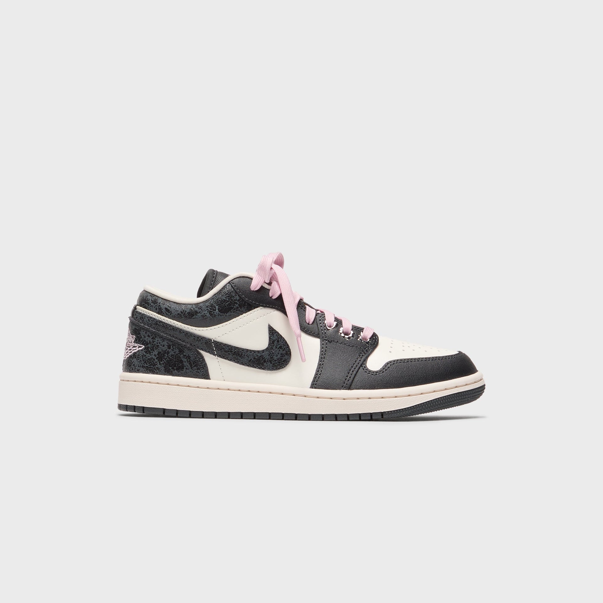 Jordan WMNS Air Jordan 1 Low - Iced Carmine / White / Elemental Pink / Sail