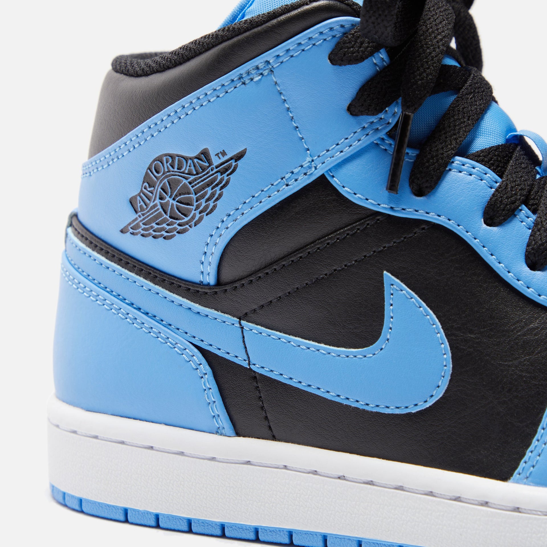 Jordan Air Jordan 1 Mid - University Blue / Black / White