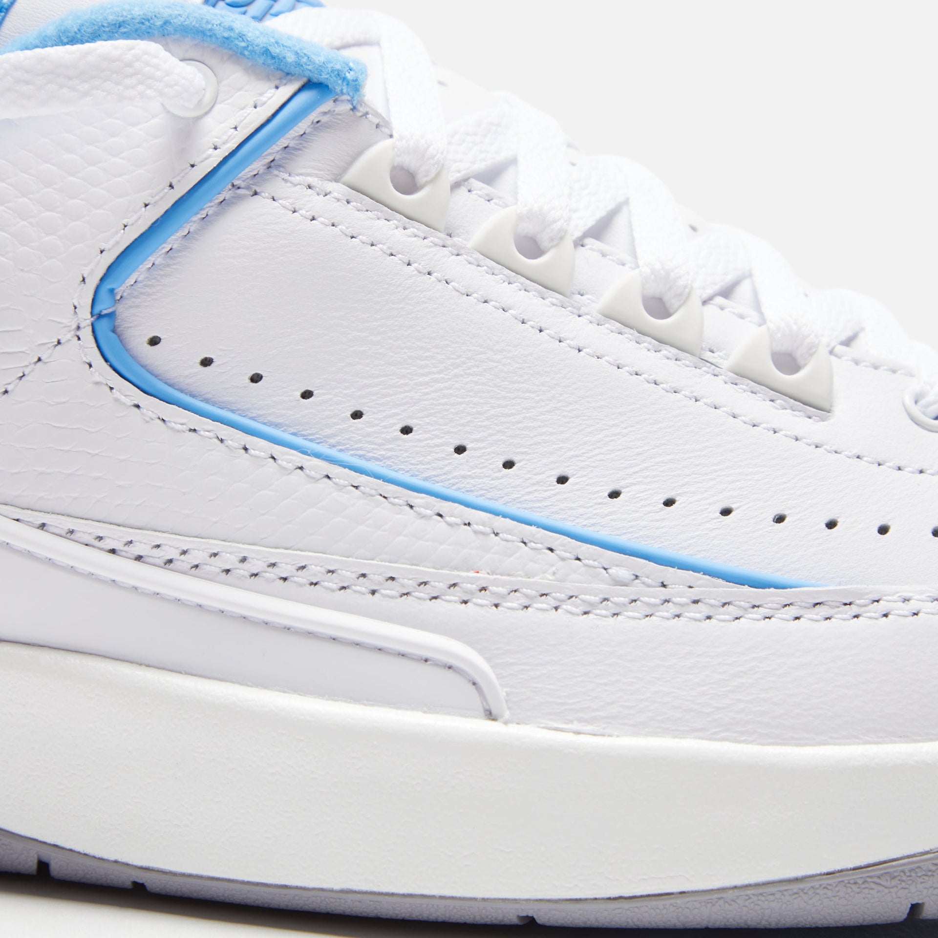 Jordan Air Jordan 2 Retro Low - White  / University Blue / Cement Grey