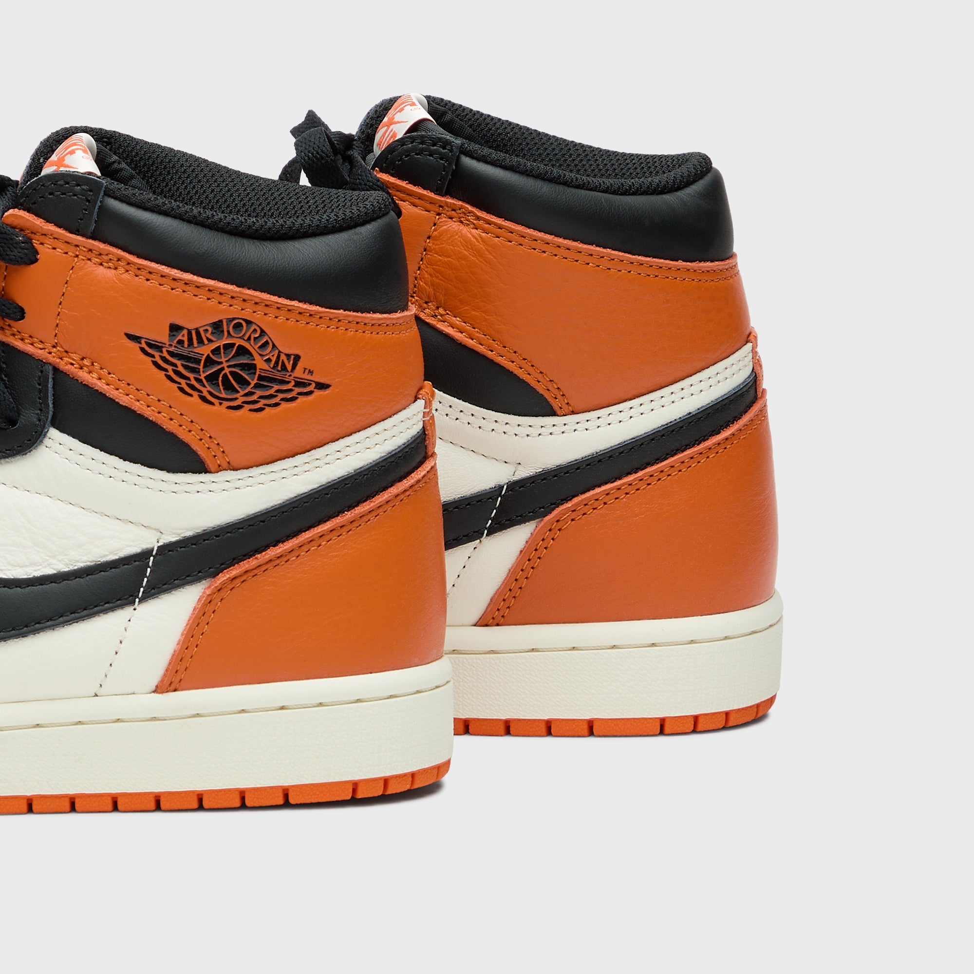 Jordan Air Jordan 1 High OG - Black / Sail / Starfish – Kith Europe