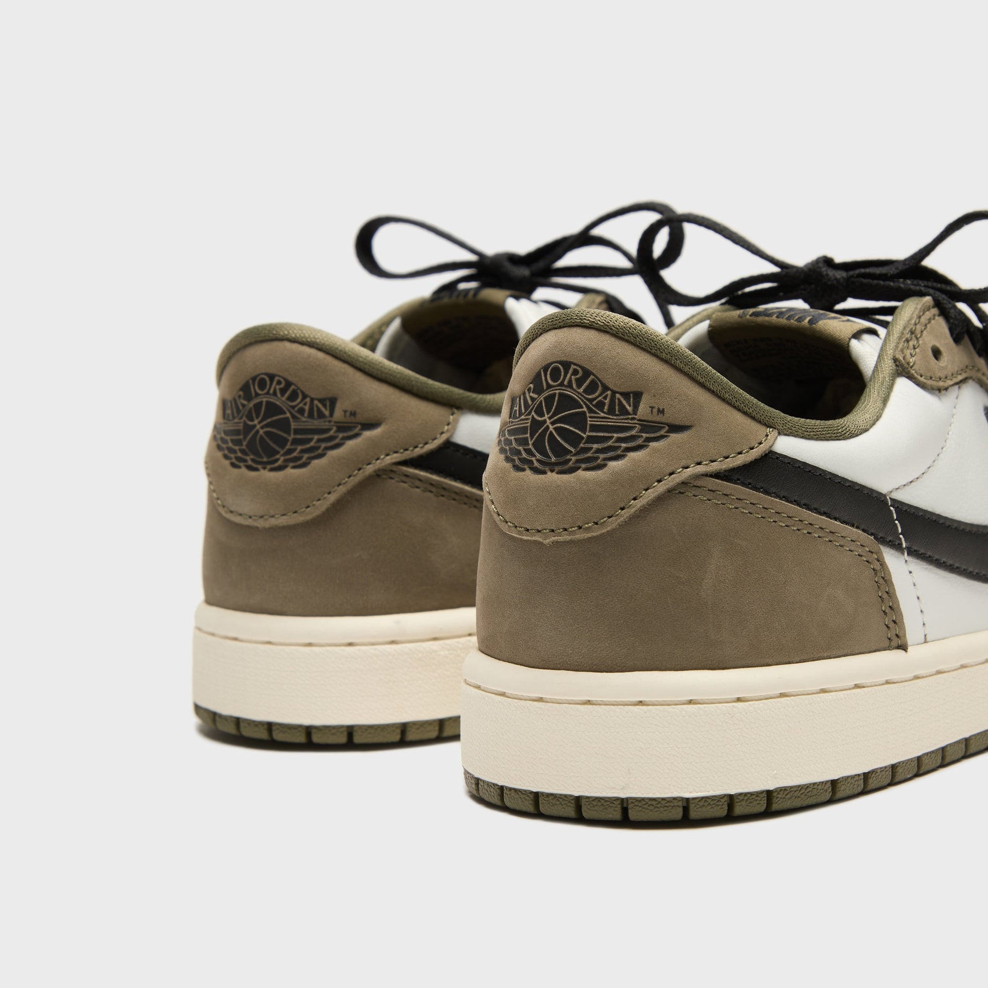 Jordan Air Jordan 1 Retro Low - Medium Olive / Summit White / Sail / Black