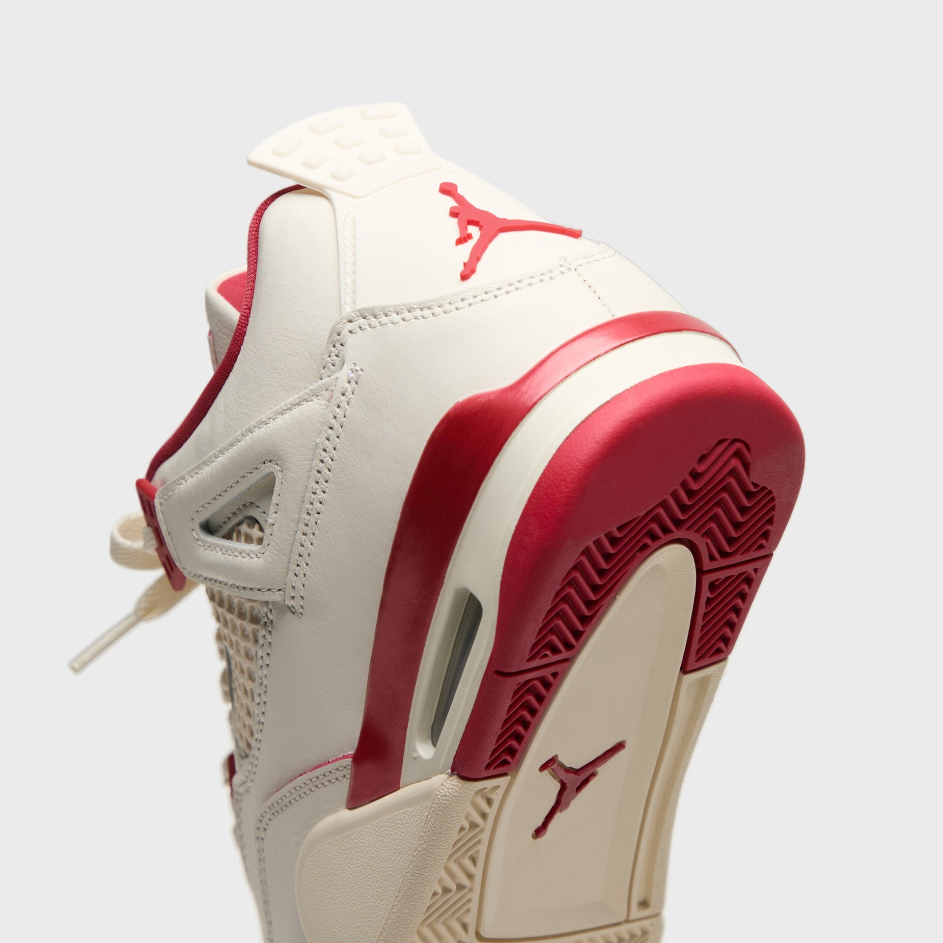 Jordan WMNS Air Jordan 4 Retro - Pale Ivory / Tough Red