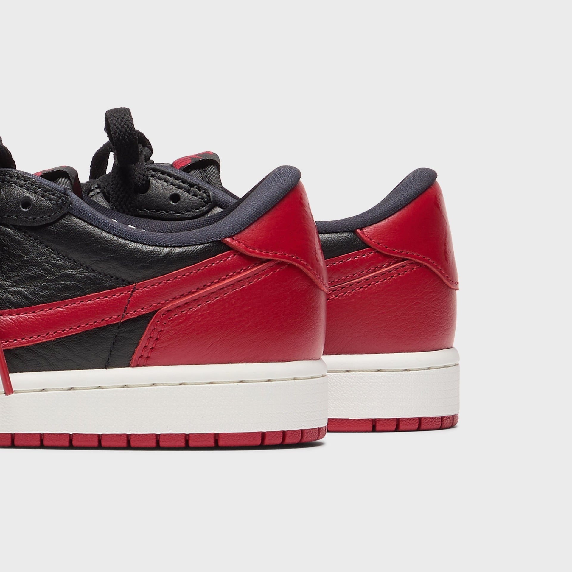 Jordan Air Jordan 1 Retro Low OG - Black / Varsity Red / Summit White