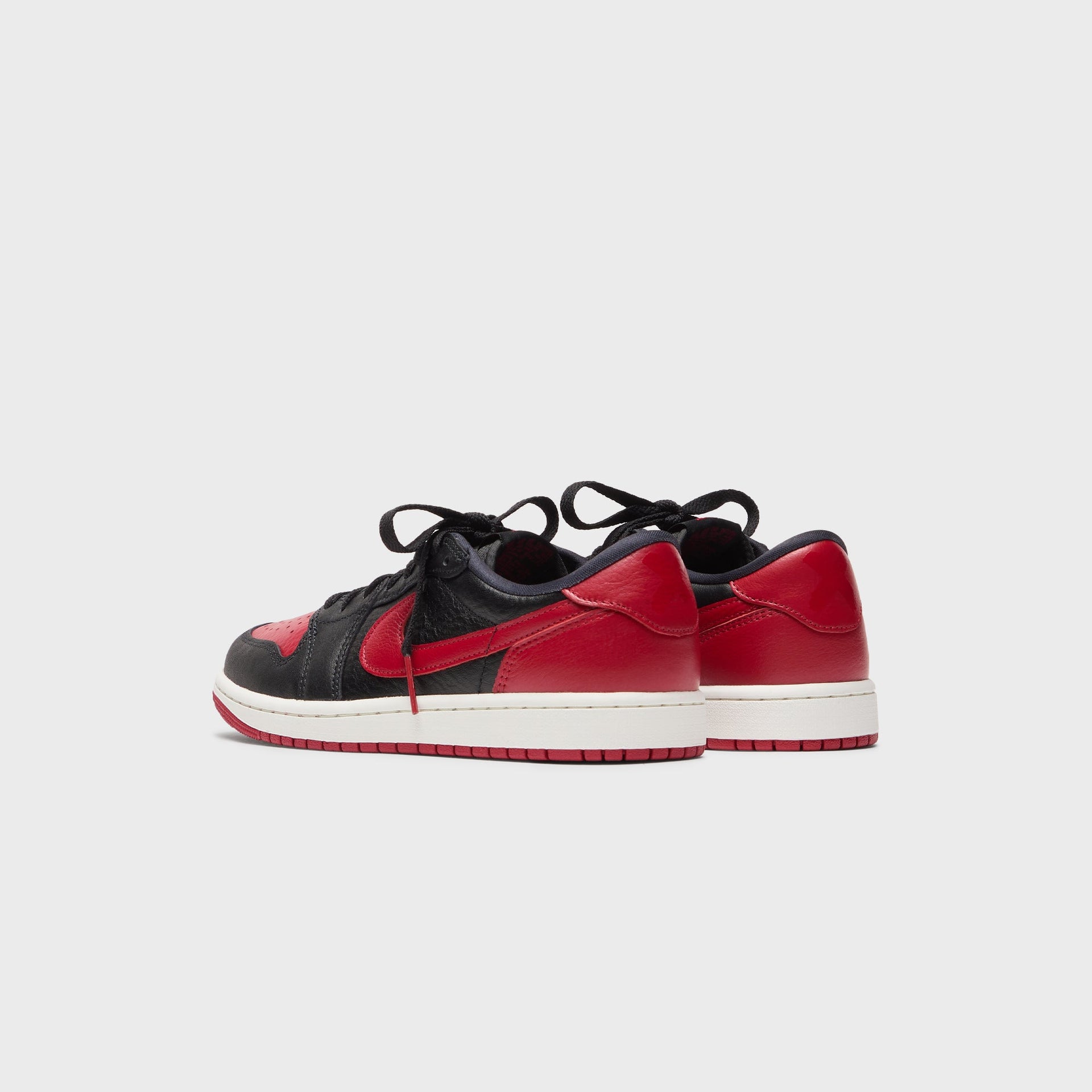 Jordan Air Jordan 1 Retro Low OG - Black / Varsity Red / Summit White