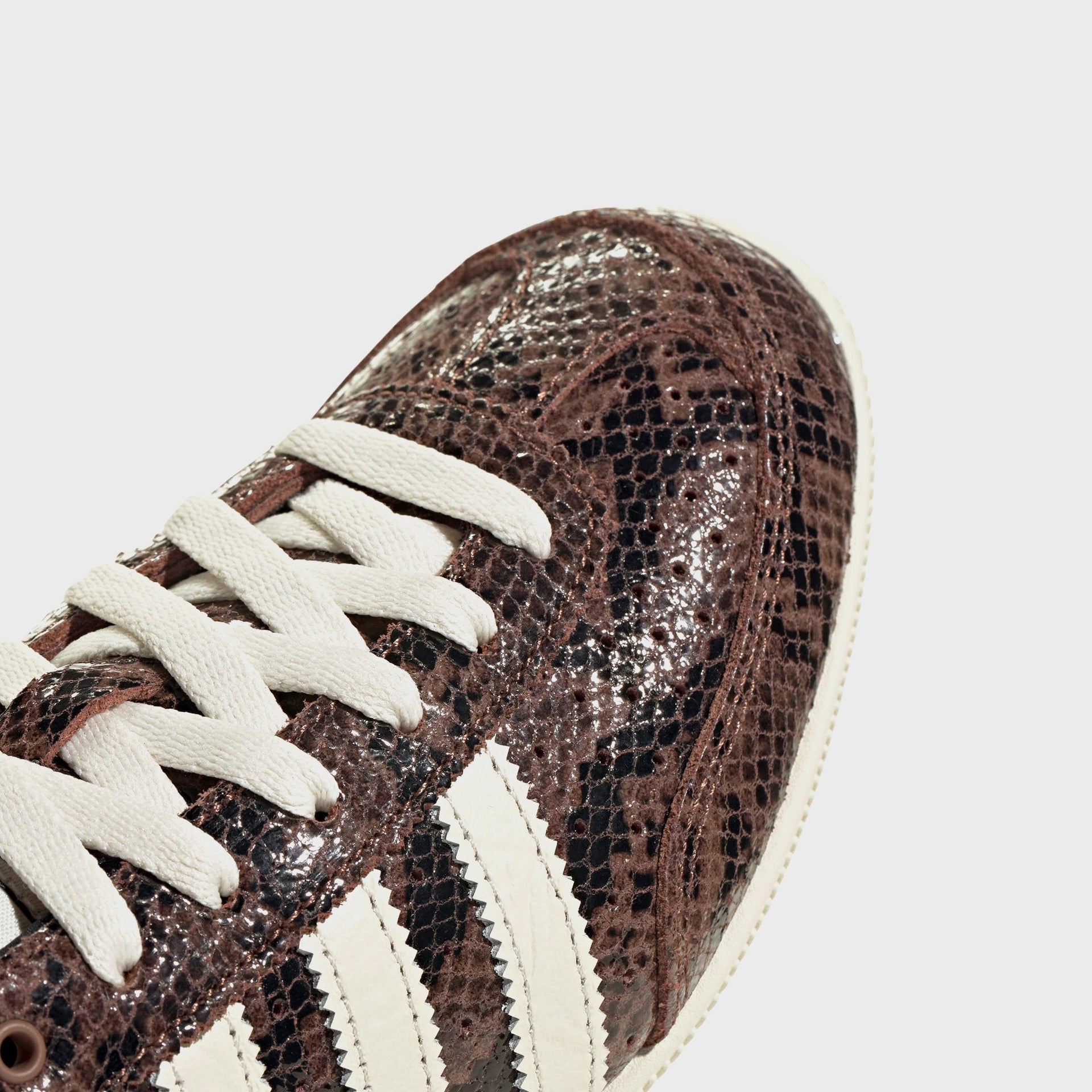 adidas WMNS Japan - Preloved Brown / Cream White / Core Black