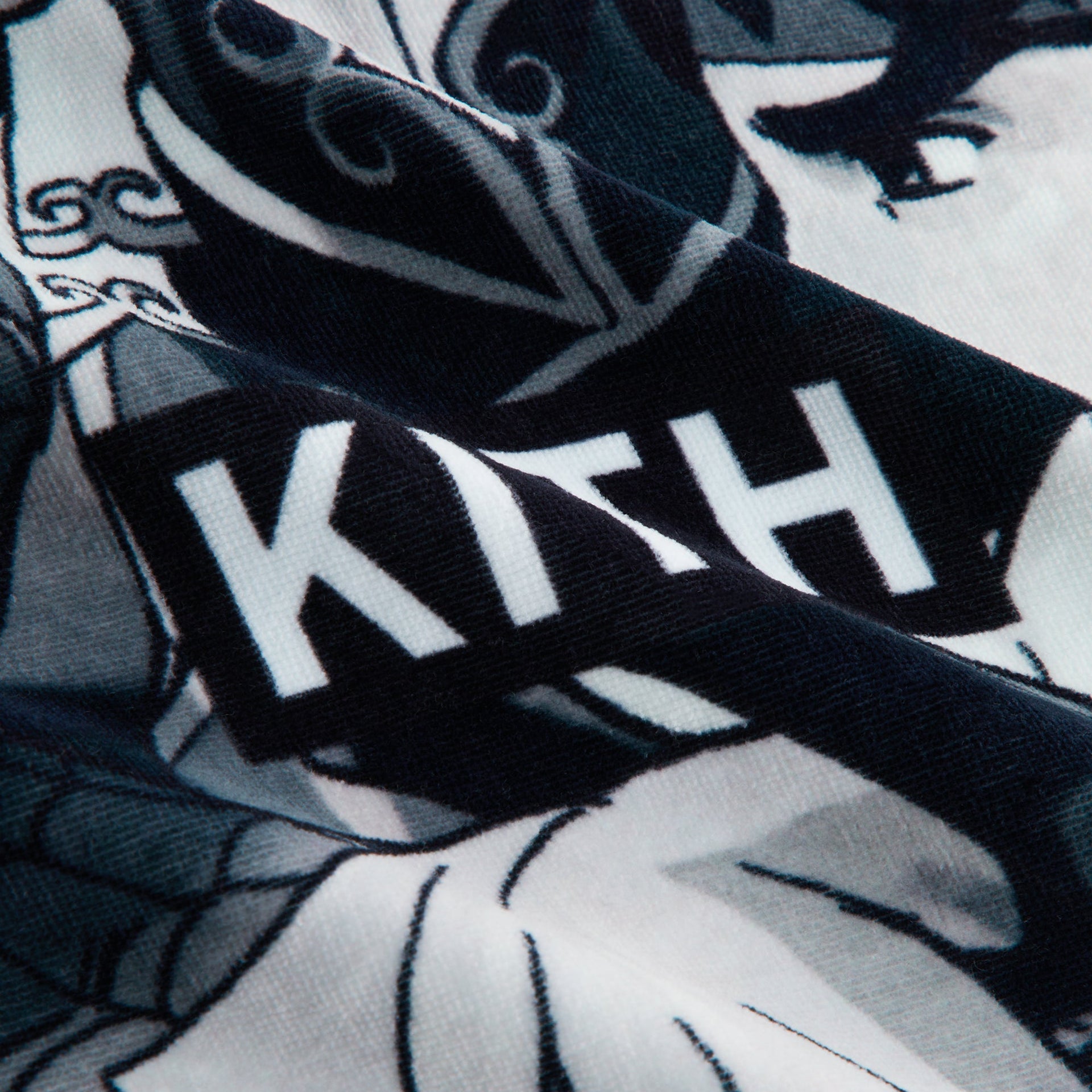 Marvel vs. Capcom | Kith Printed Towel - Black