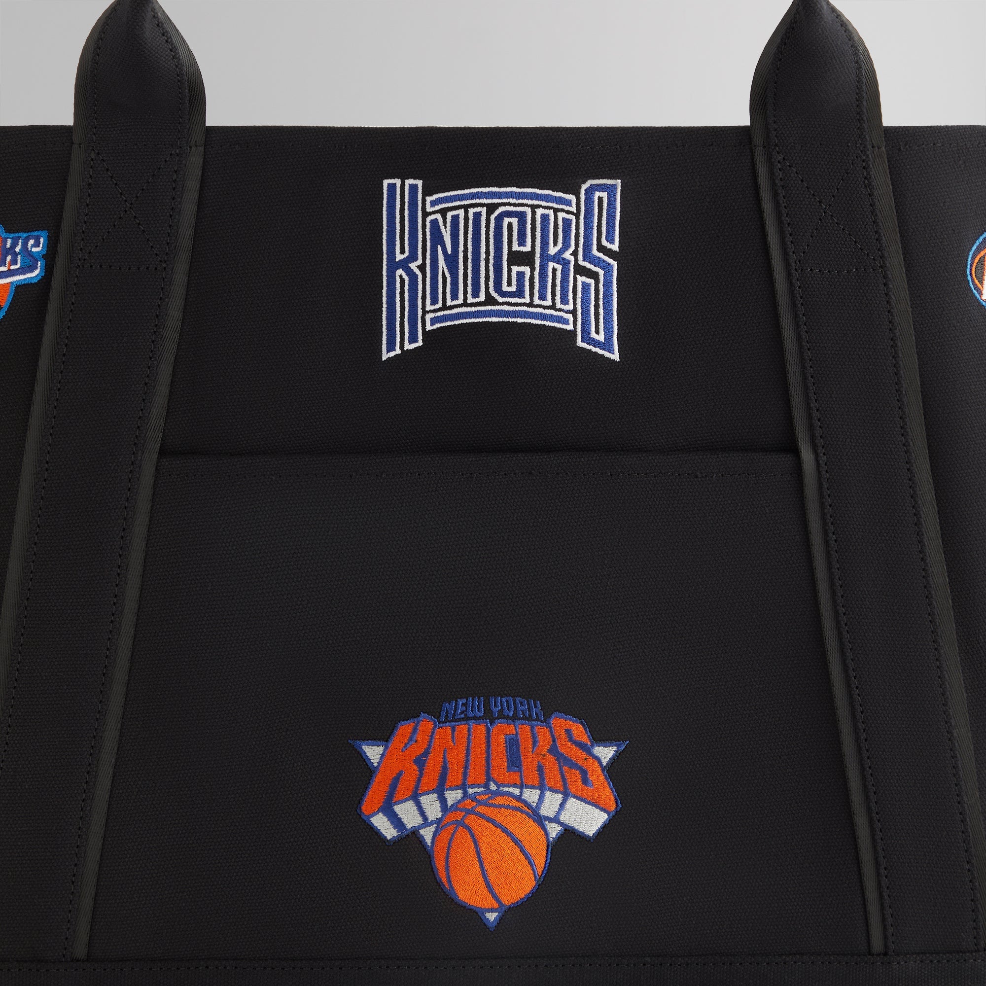 KITH NYC ブラック トートバッグ スタイリッシュ刺繍《KITH×New York Knicks》キャンバストート