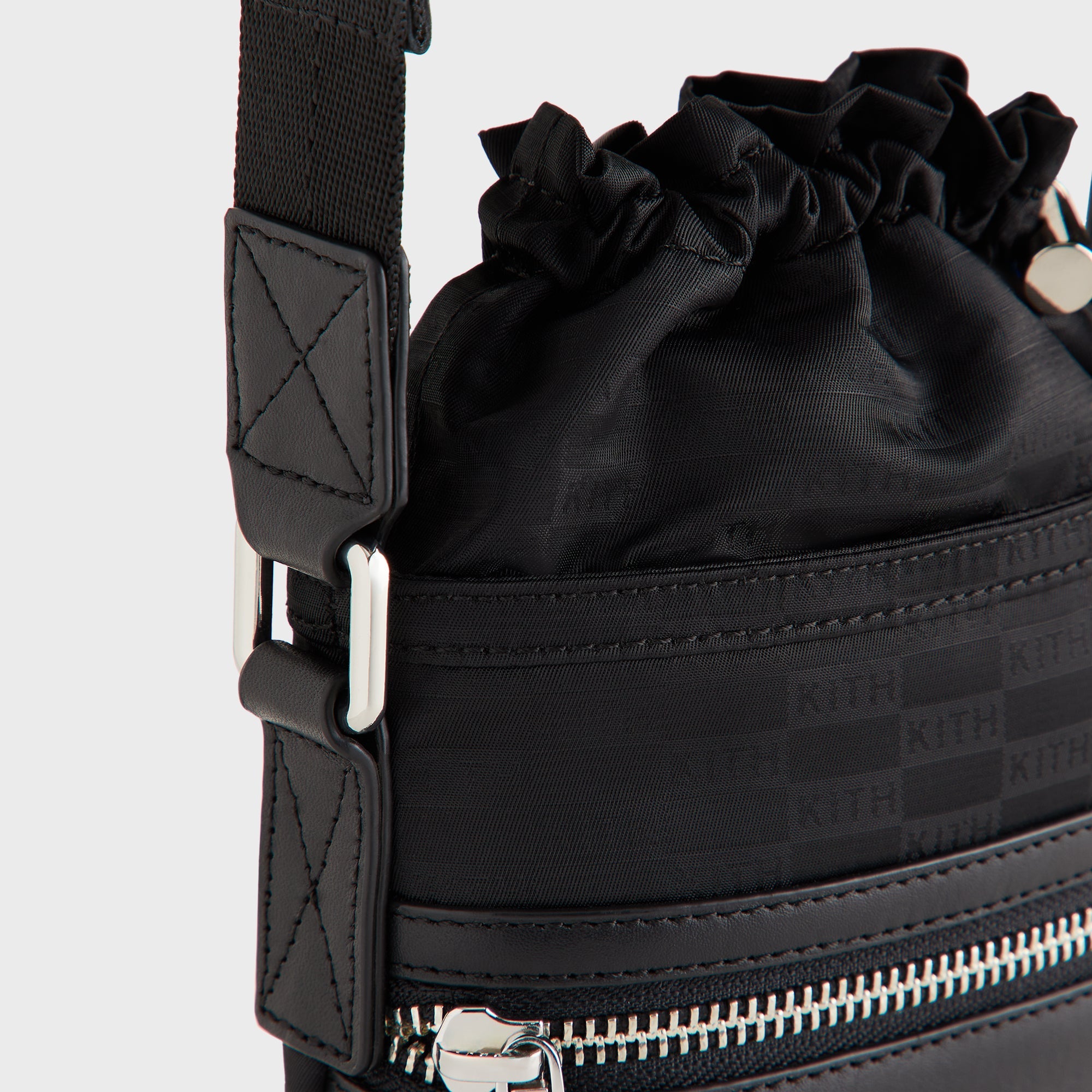 KITH ボディバッグ　ショルダーバッグ KITH（キス） DOUBLE POUCH CROSSBODY ダブル ポーチ クロスボディ
