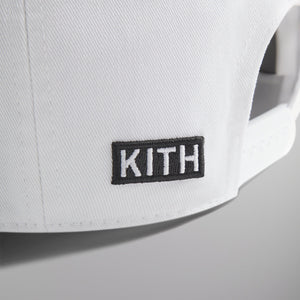 Marvel | Kith Gwynn Pinch Crown Snapback - White