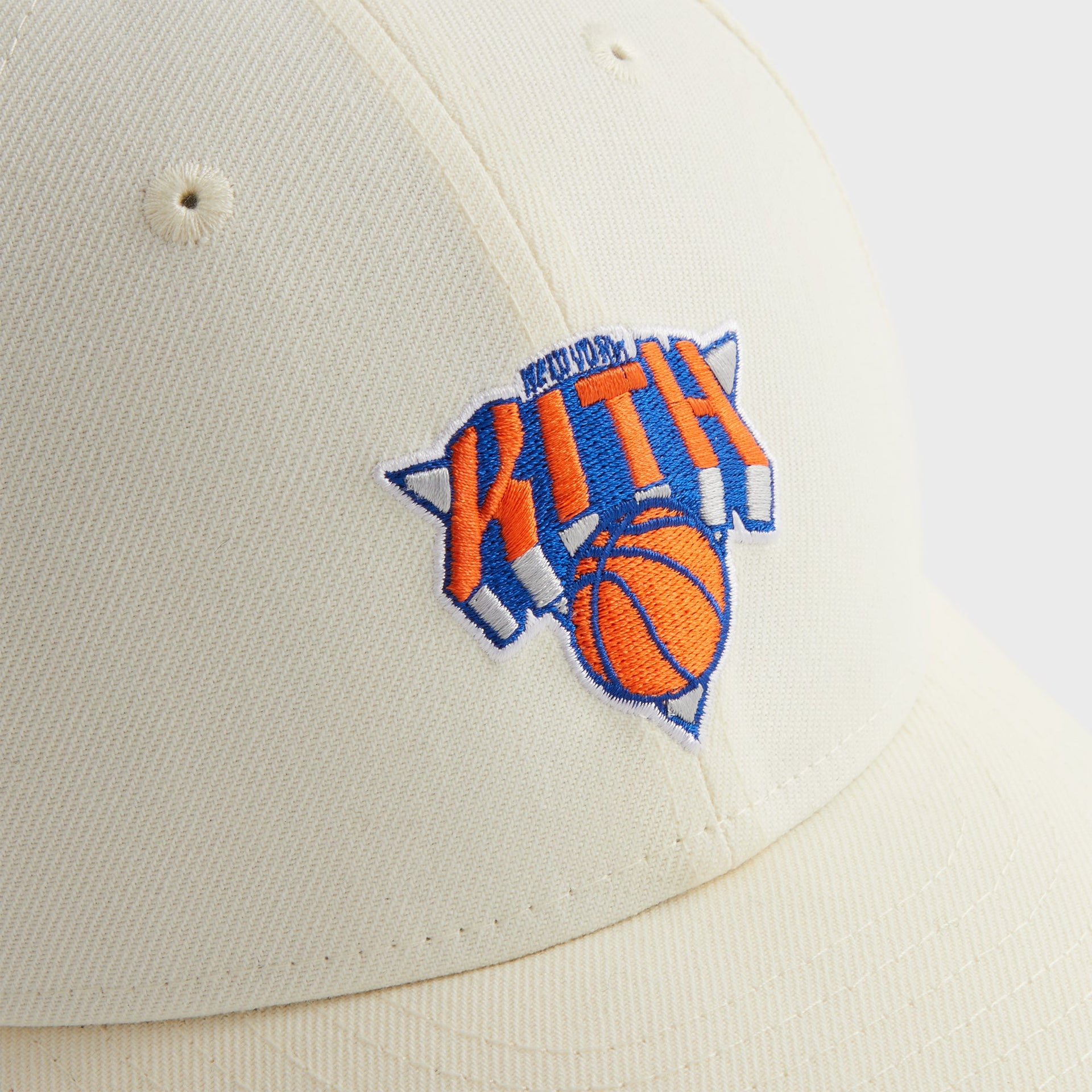 Kith & New Era for the New York Knicks Logo Low Profile 59FIFTY Fitted - Sandrift