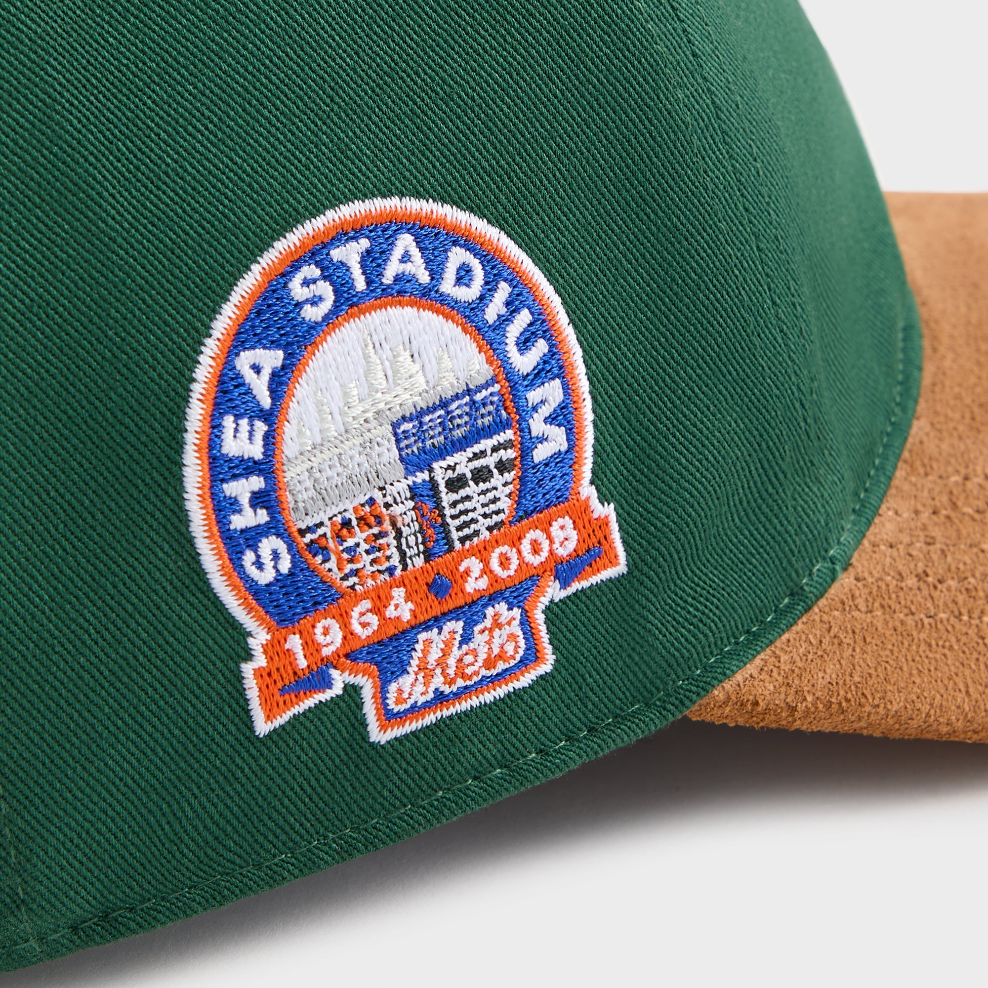 ◎大人気 KITH NYC キャップ Crest Embroidered Classic レッド Kith & New Era for the New York Yankees Satin 9FORTY