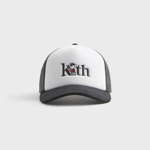 【KITH NYC】 Peanuts 75 Nolan Poly Foam Trucker 国内発送 KHM051030-001-Front_grande.jpg