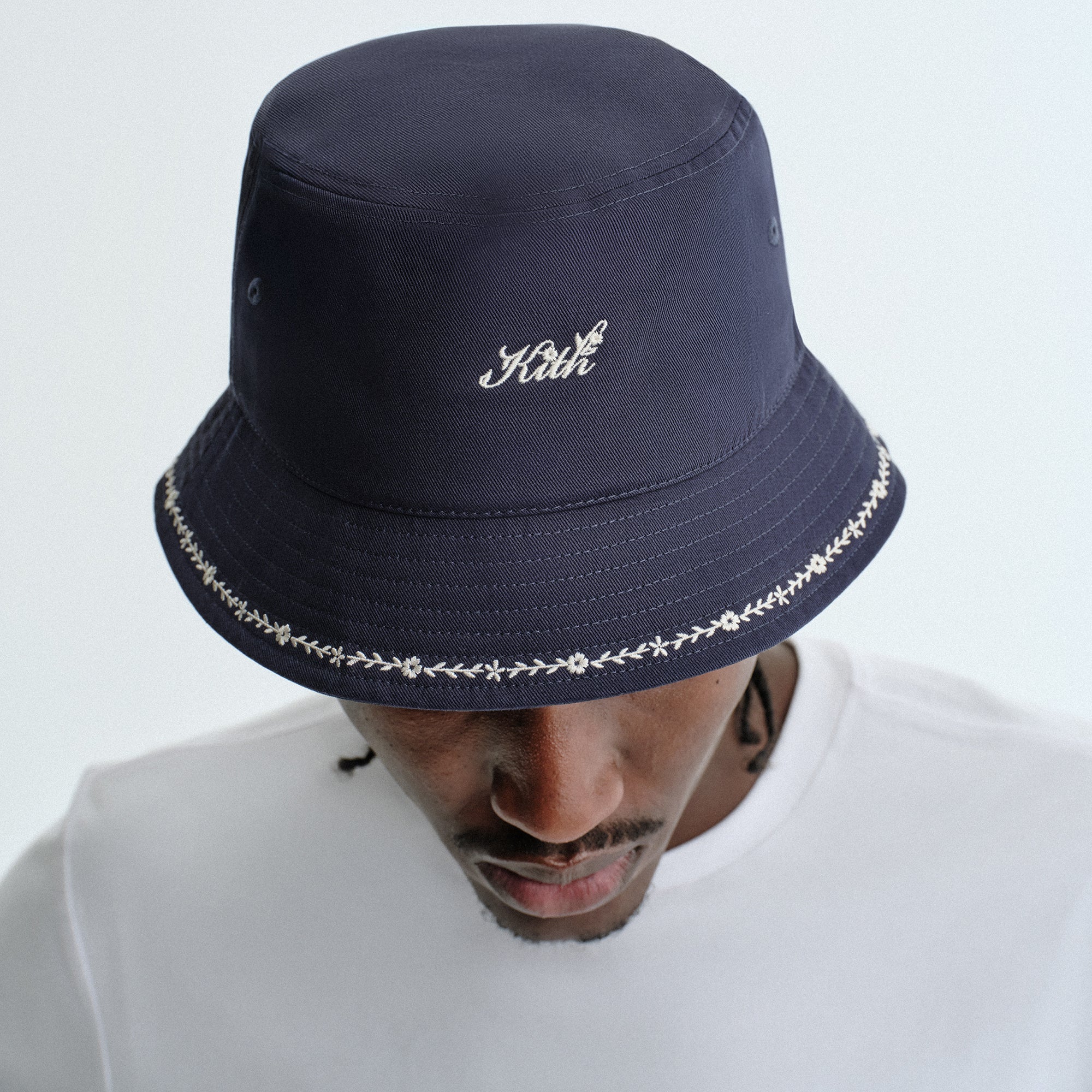 【KITH】 NYLON BUCKET HAT / NAVY ［新品・未使用］ Stone Island Nylon Metal Bucket Hat - Black – Kith