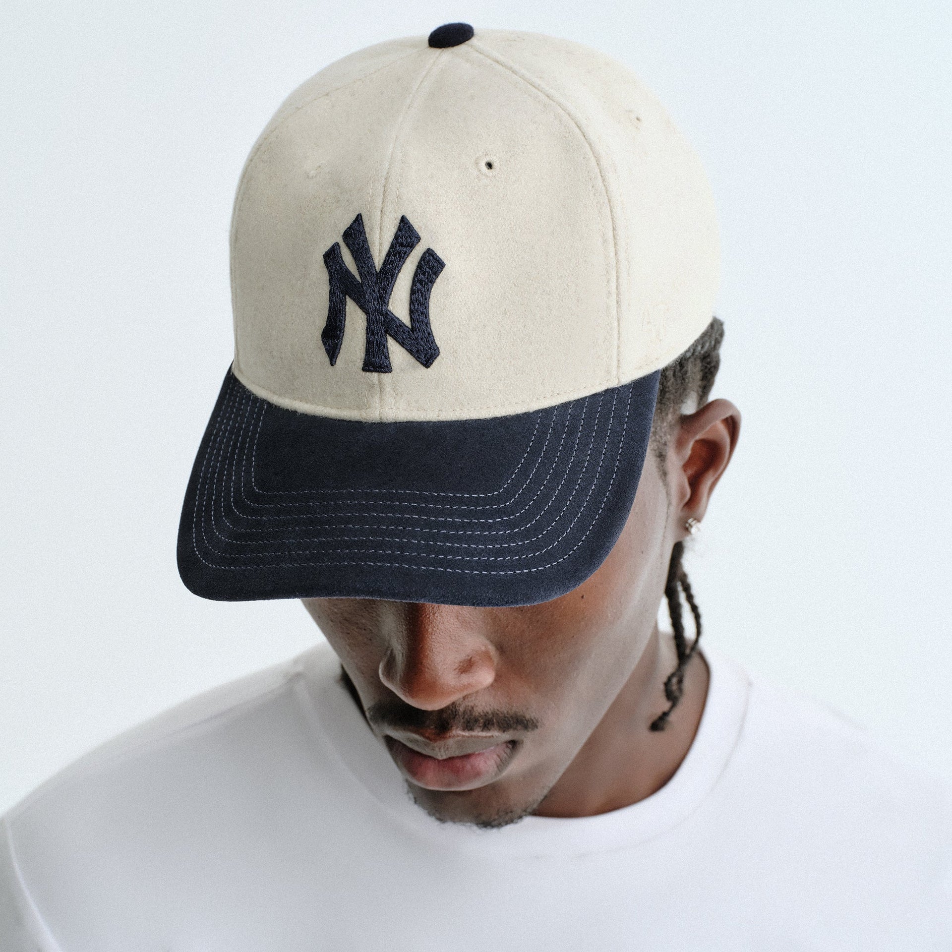 Kith & New Era for the New York Yankees Two-Tone Heavy Twill Franchise LS Cap - Sandrift