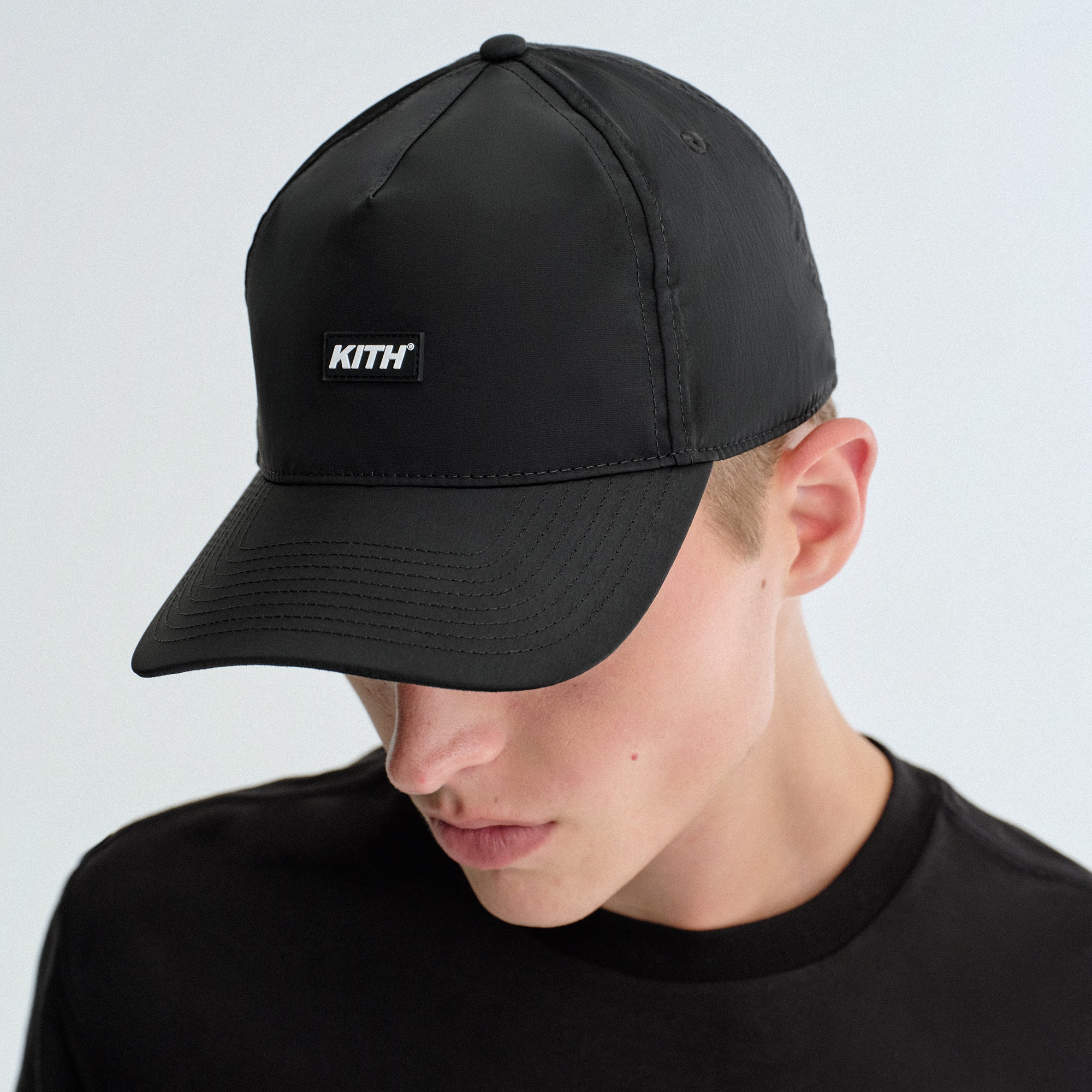 Kith Wrinkle Nylon Bay Low Pinch Crown Snapback - Black – Kith Europe