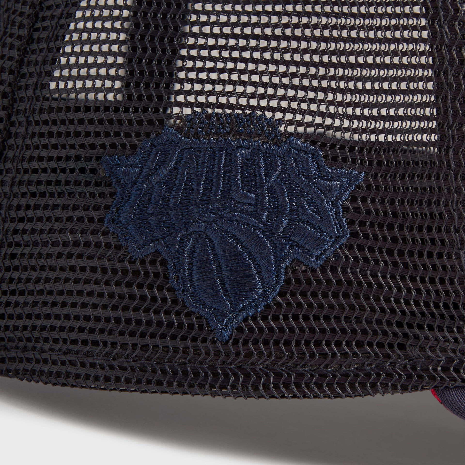 Kith & New Era for the New York Knicks 9FORTY Trucker Snapback - Nocturnal - PH