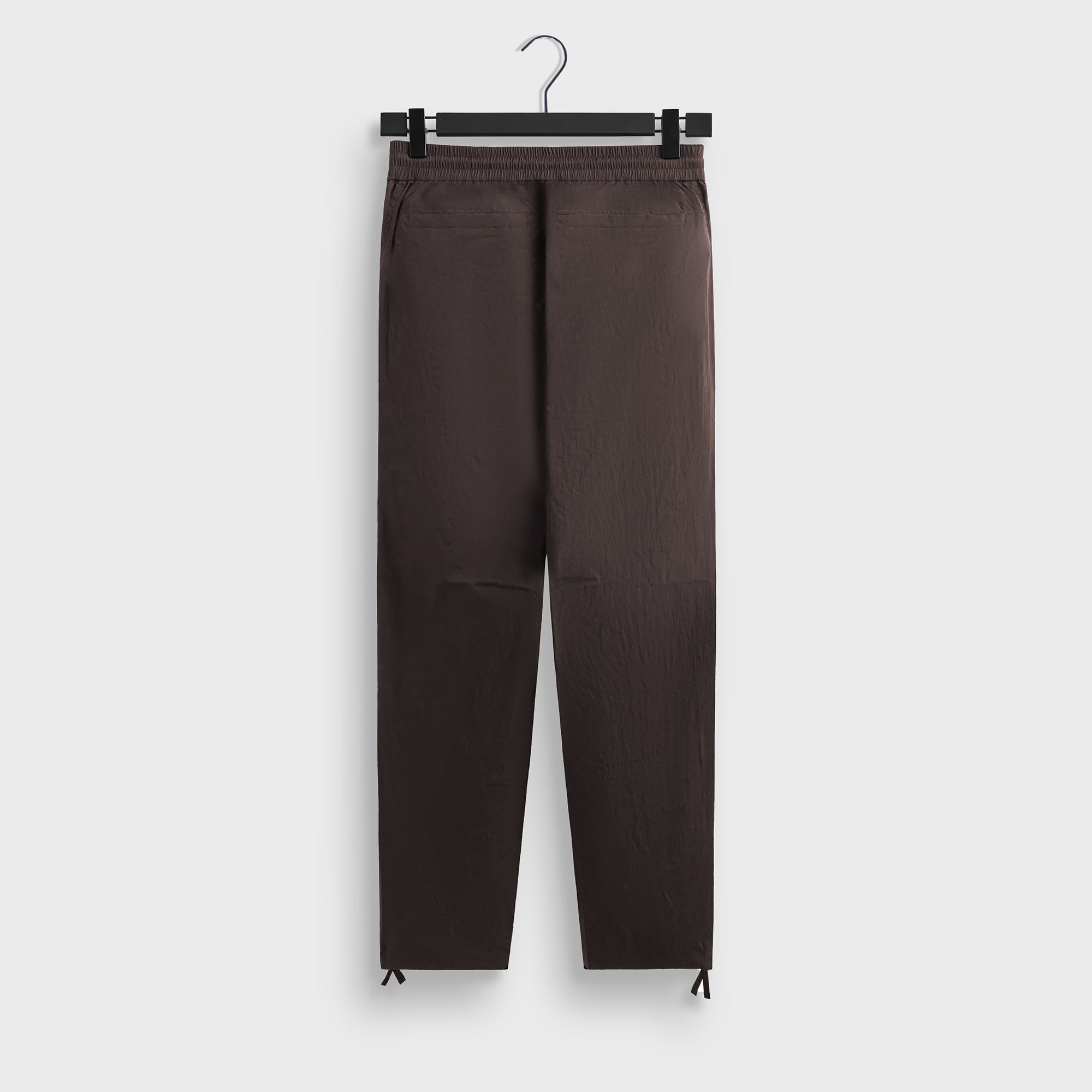 kith　キス　ナイロンパンツ KITH(キス) ロゴ刺しゅうィージ―パンツKHM060497 KHM060497